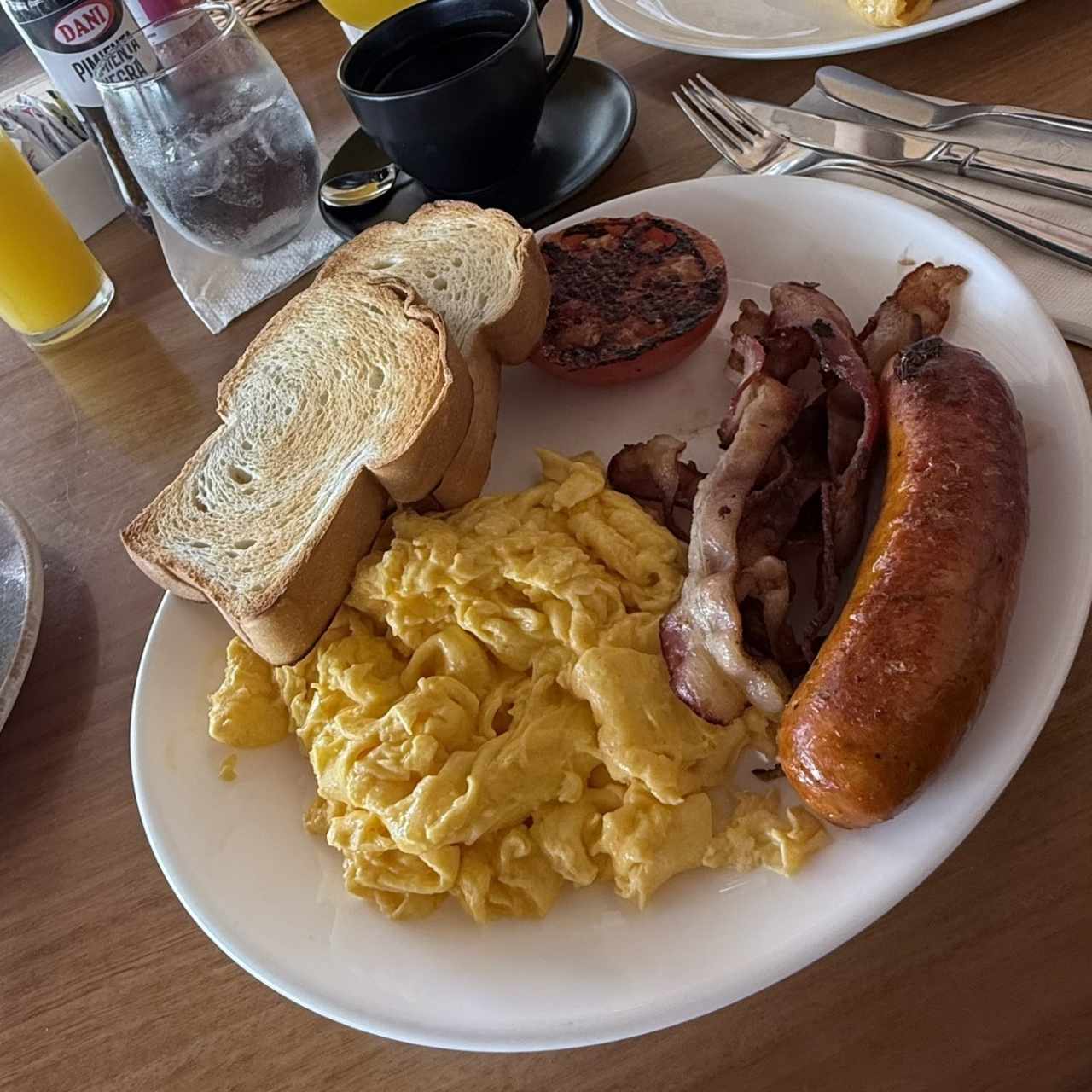 Petit Dejeuners - Inglés