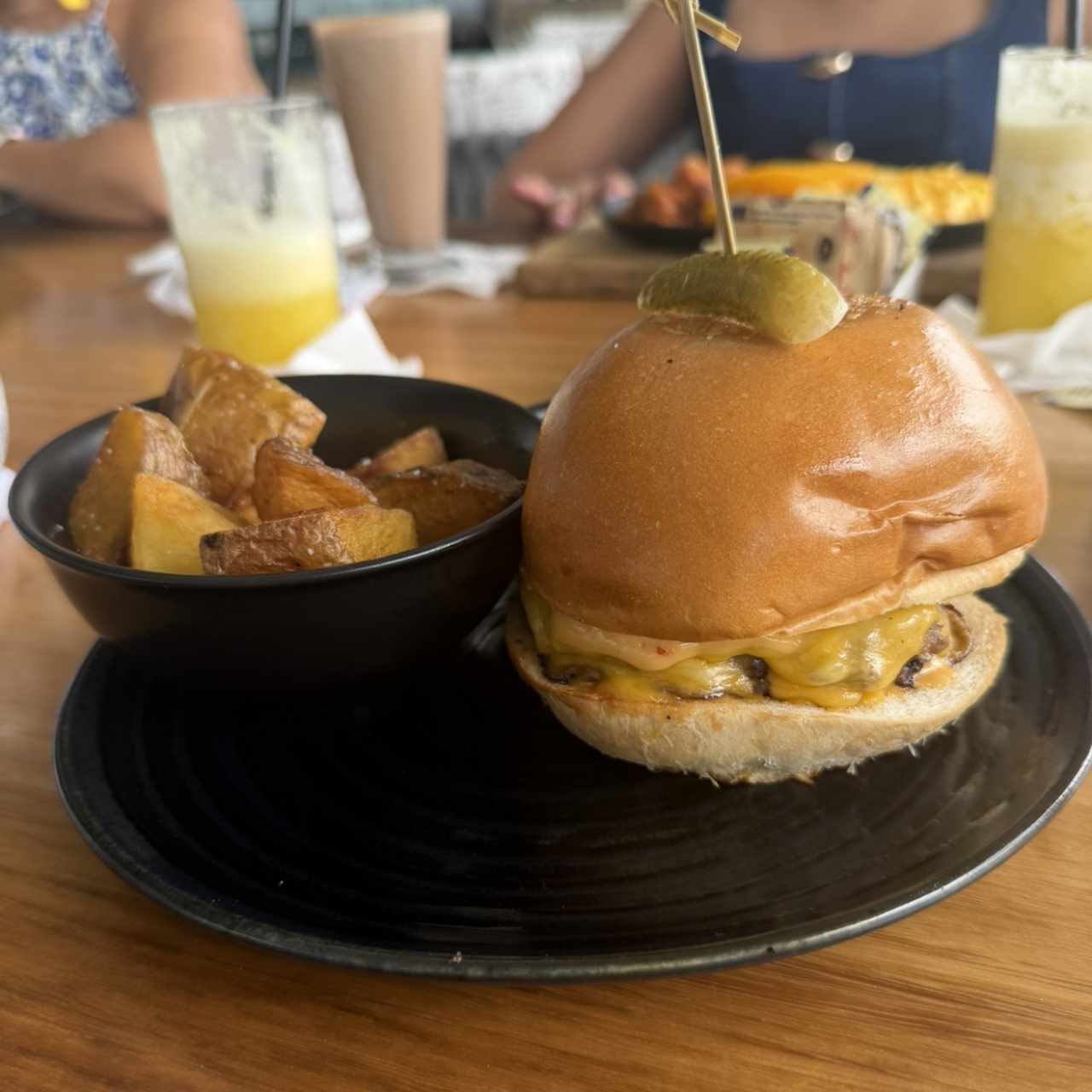 SANDWICHES - Cheese Burger