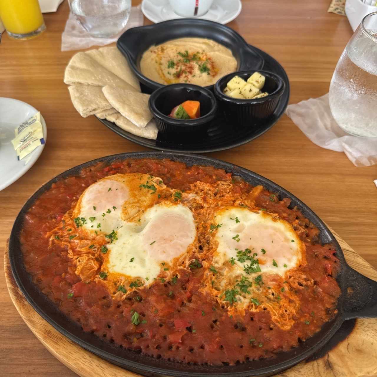 COMPLET DÉJEUNER - Shakshuka Mediterráneo