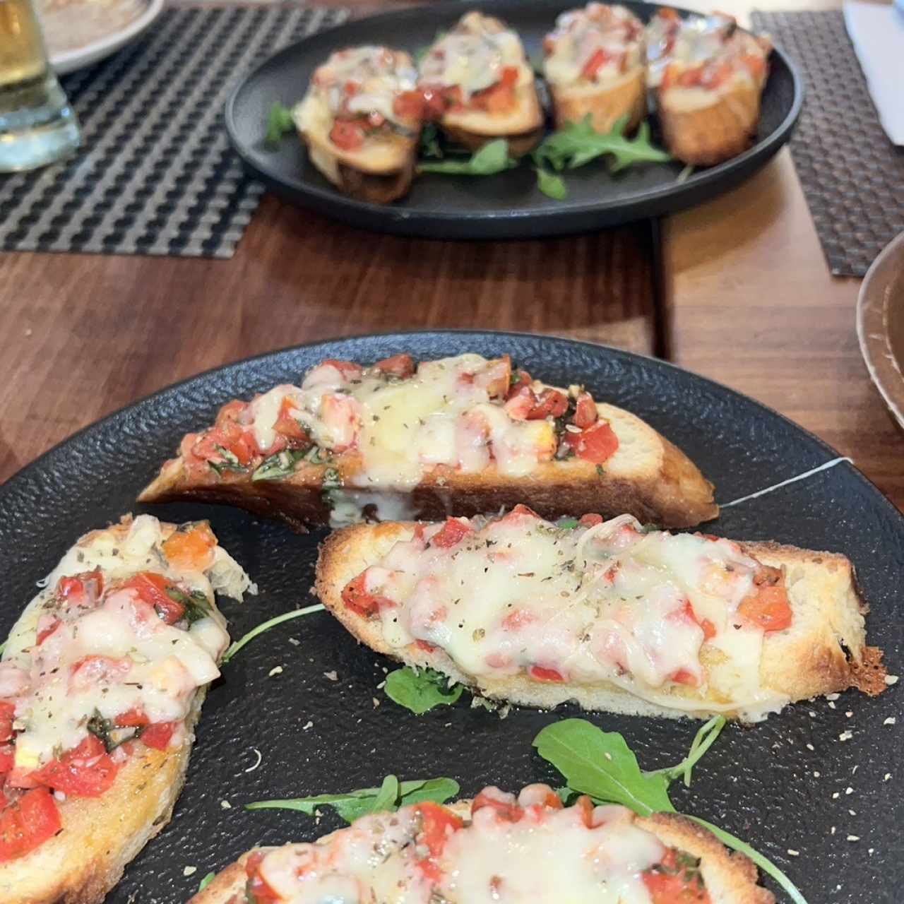 ENTRADAS - Bruschetta Tricolore