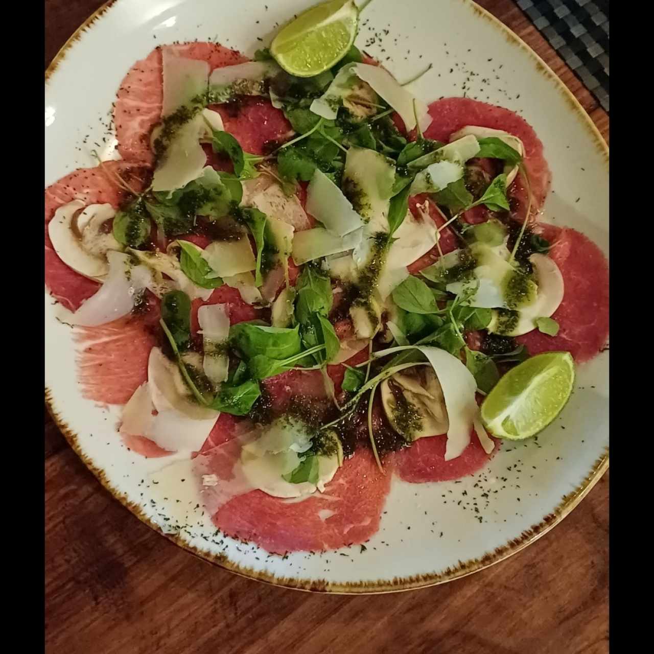 ENTRADAS - Carpaccio de Res