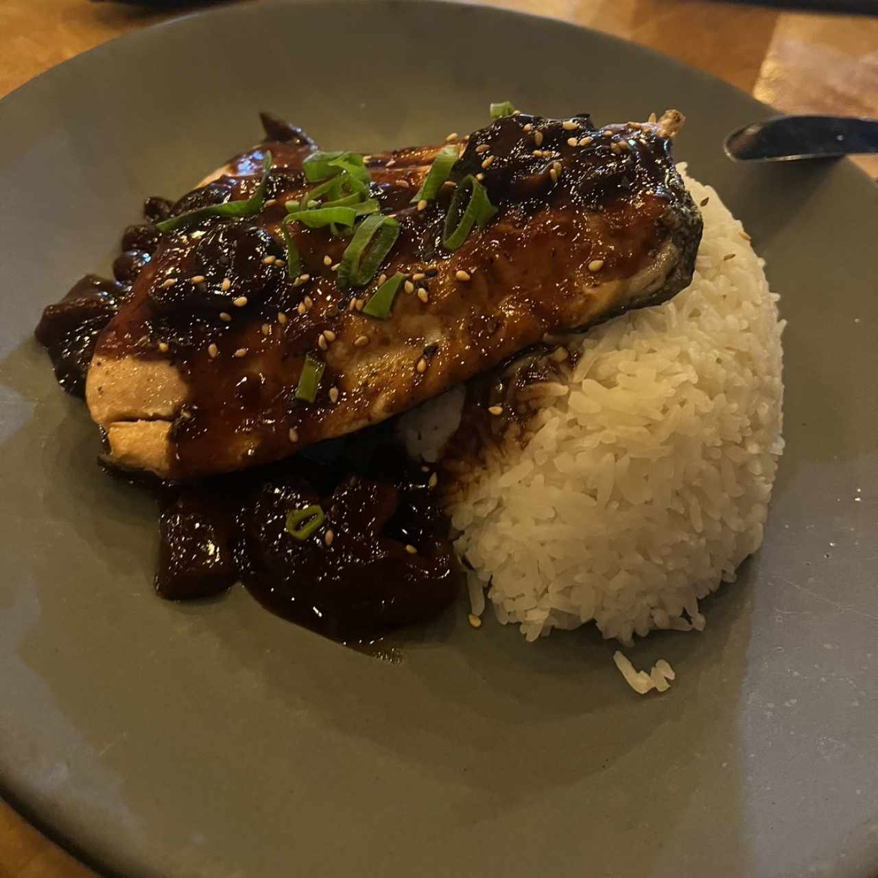 Salmón con arroz
