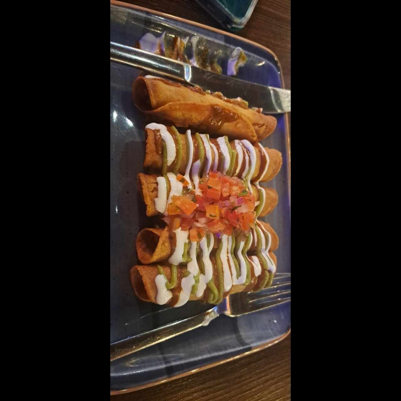 FLAUTAS DE POLLO AL CARBÓN