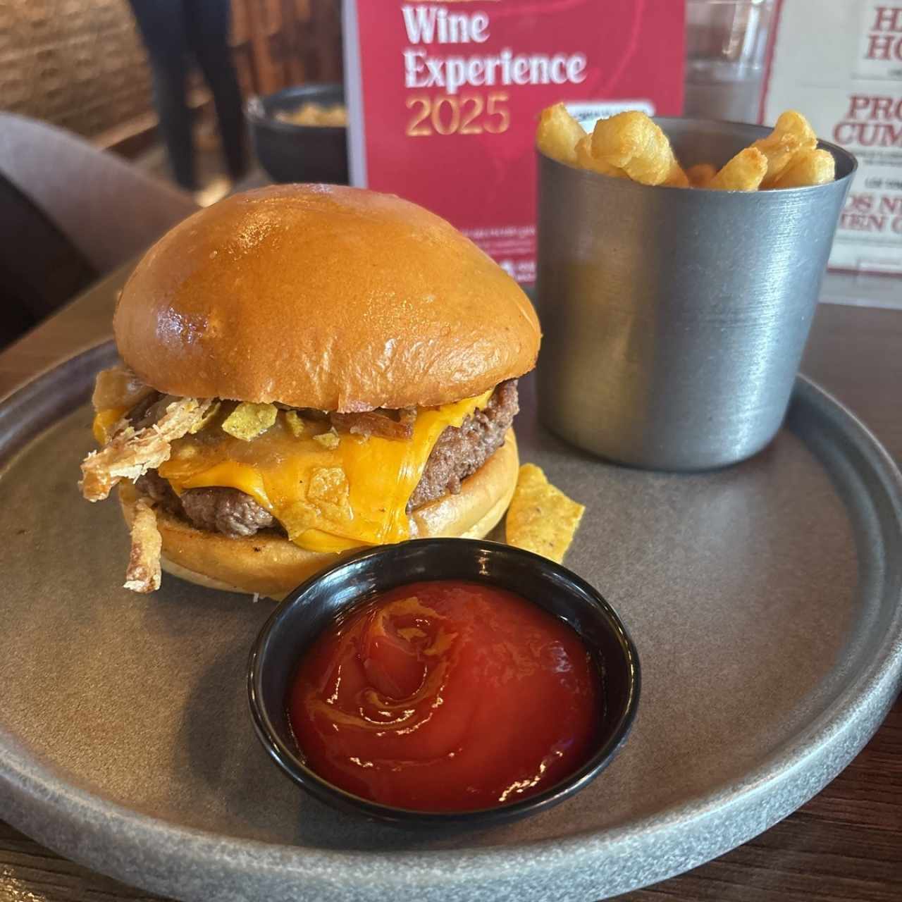 BURGERS - LUCY LEE