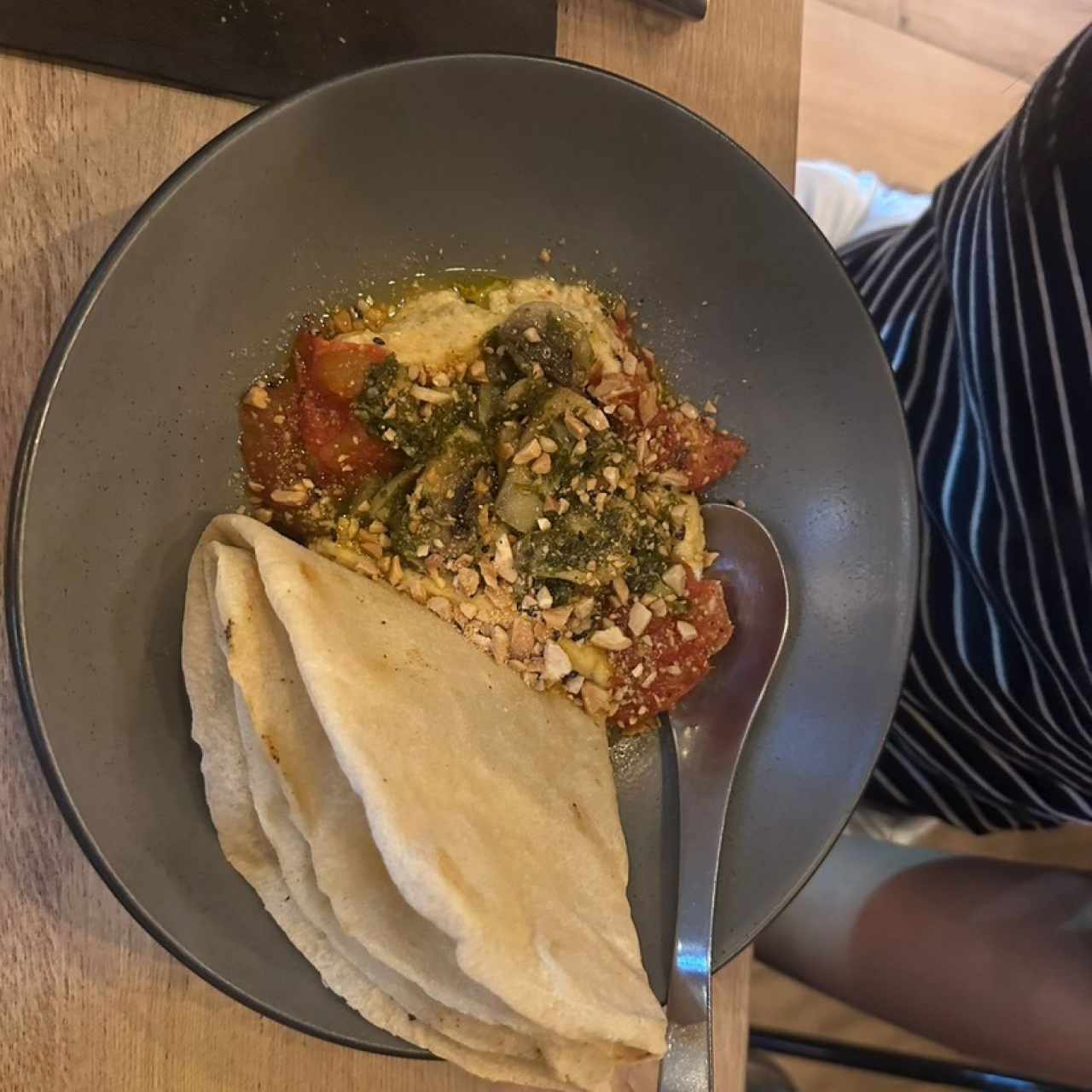 ENTRADAS - HUMMUS