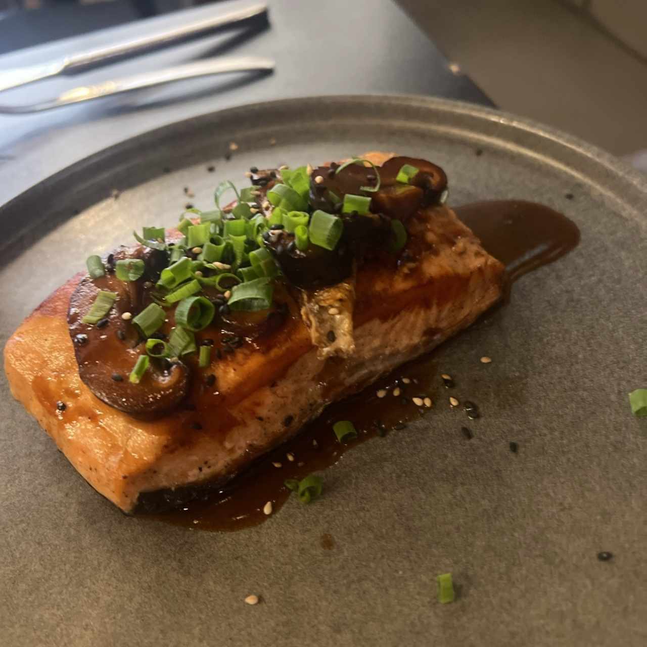 SALMÓN TERIYAKI