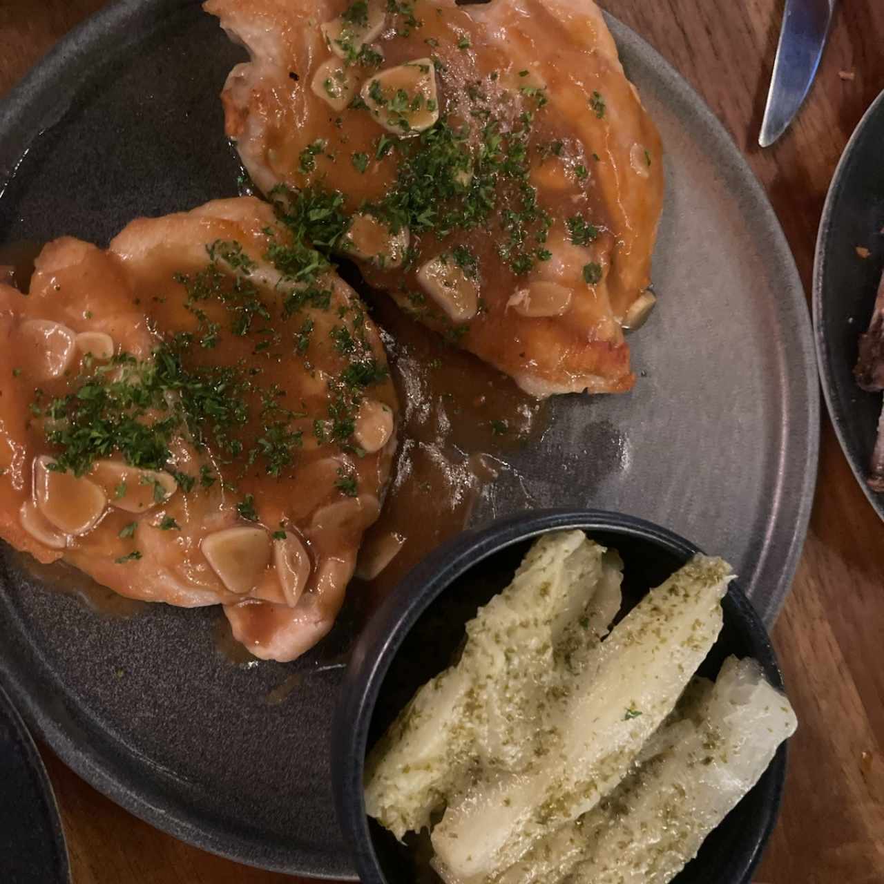 POLLO AL AJO