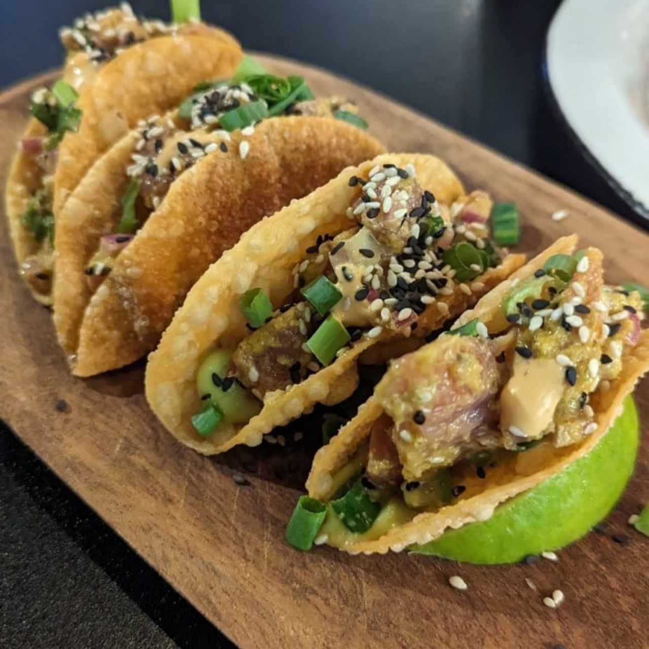 ENTRADAS - TUNA TARTAR TAQUITOS