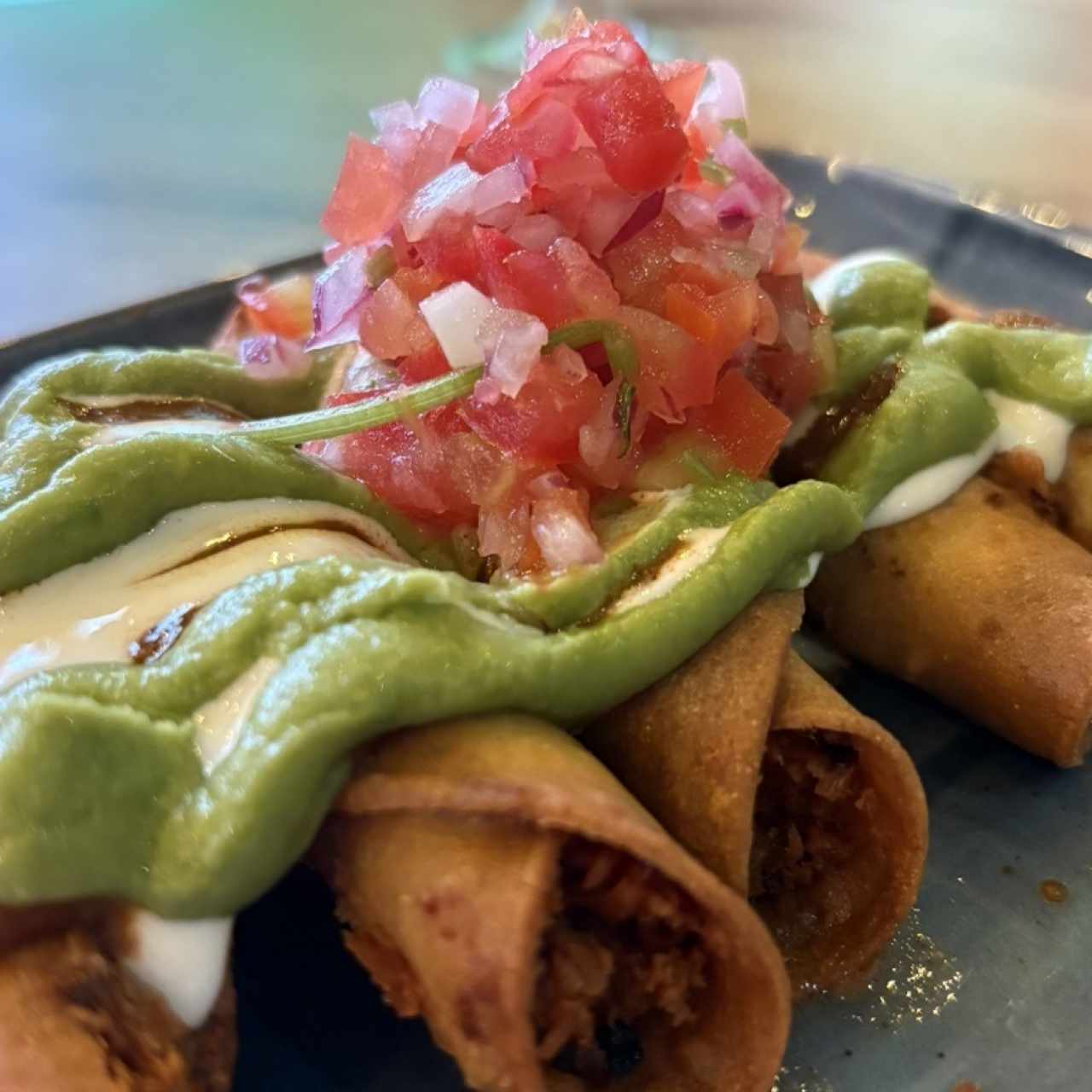 FLAUTAS DE POLLO AL CARBÓN