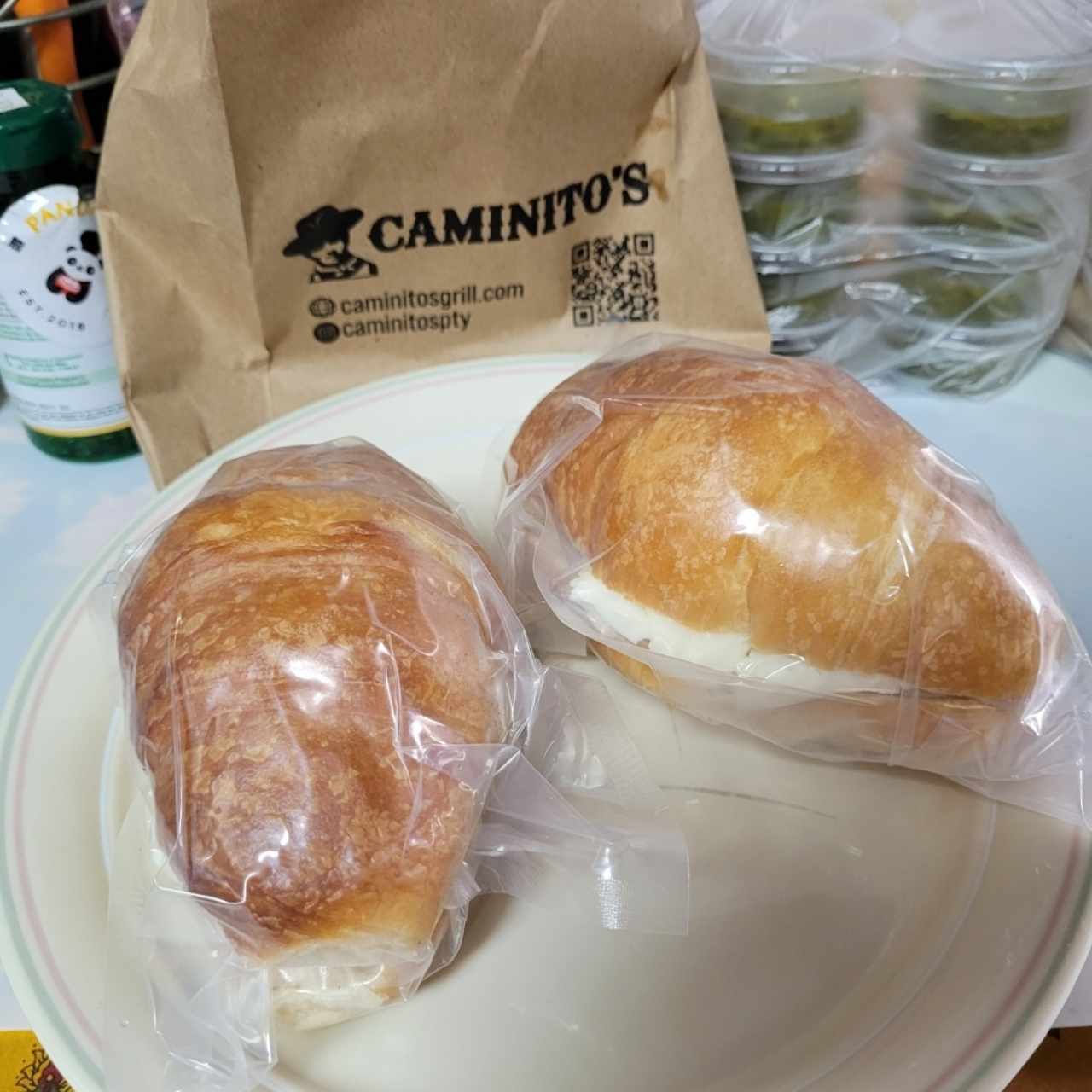emparedado croissant jamón y mozarella 