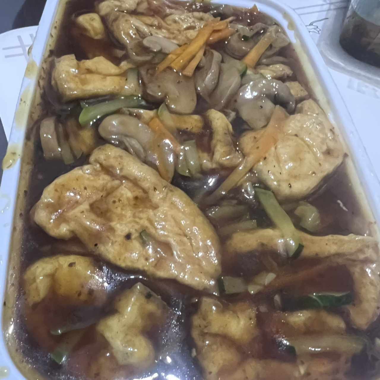 Tofu en Salsa de Hongos con Vegetales