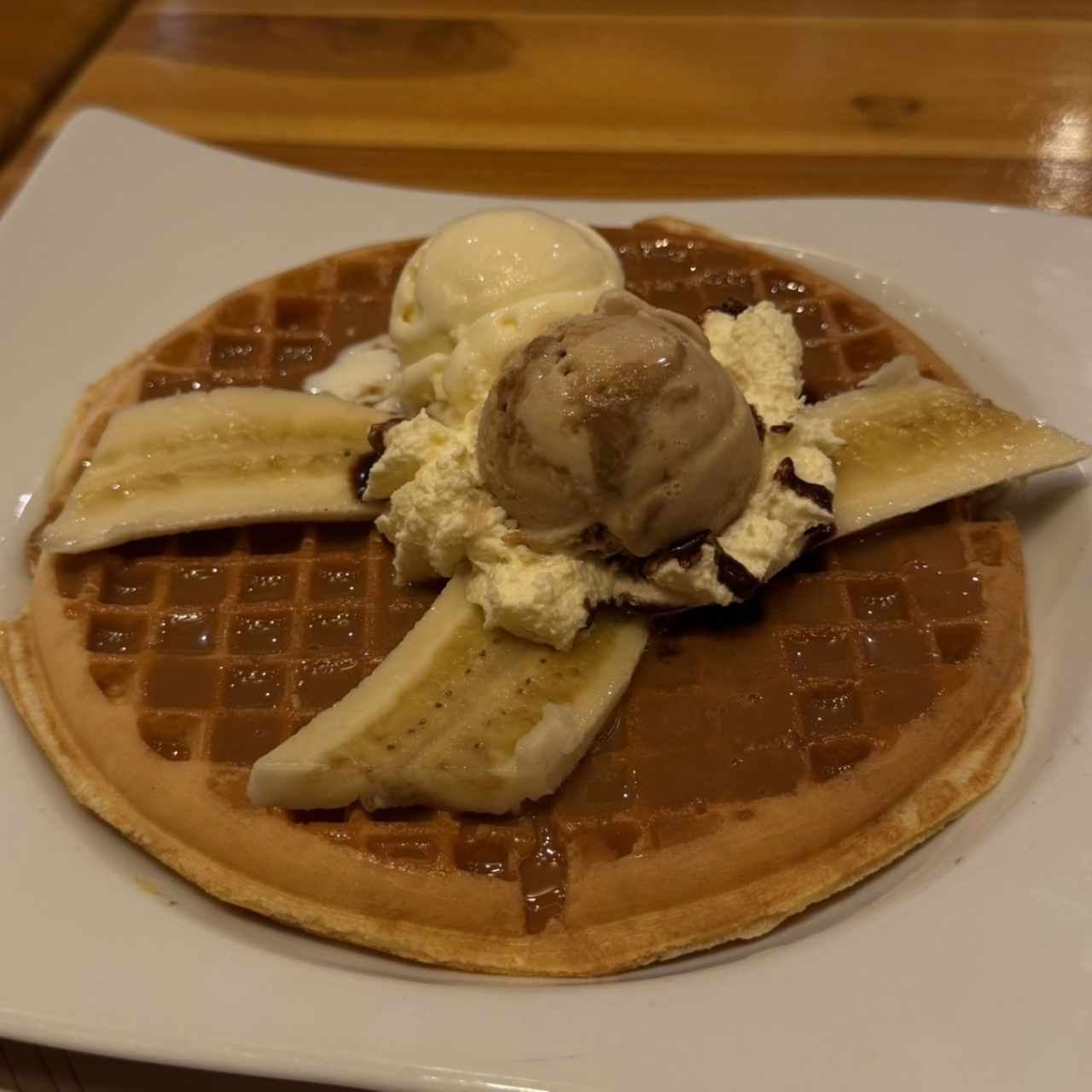 Waffle Arequipe y Banano