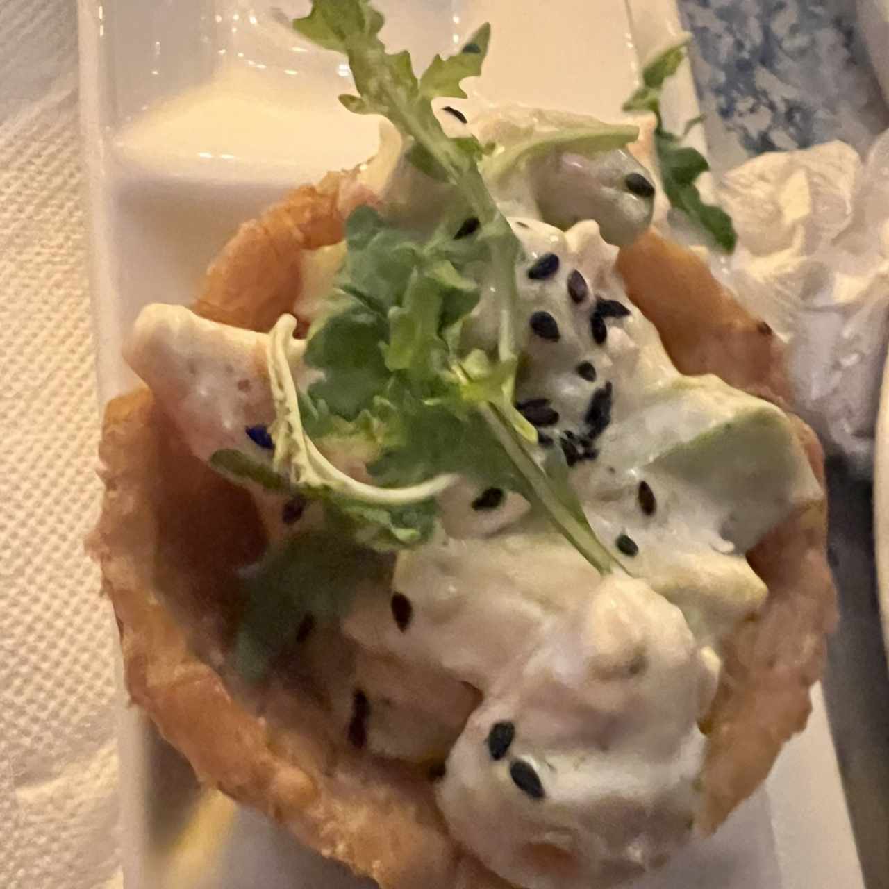 Canasta de mariscod vienen tres pero solo quedaba una jajajaj muy buenas solo que a mi pareces de sentia un poco eñ sabor a mayonesa 