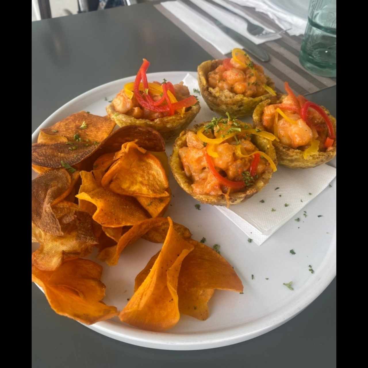 Camarones en cama de patacón 
