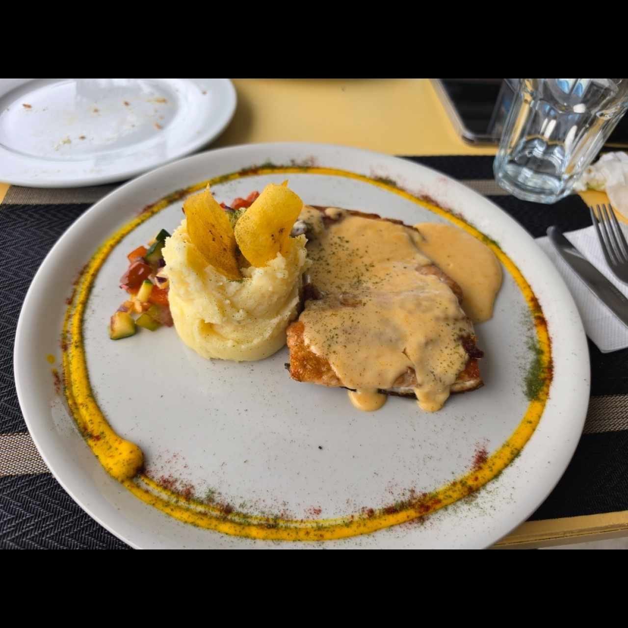 Filete de Pescado en Salsa de Coco y Mango