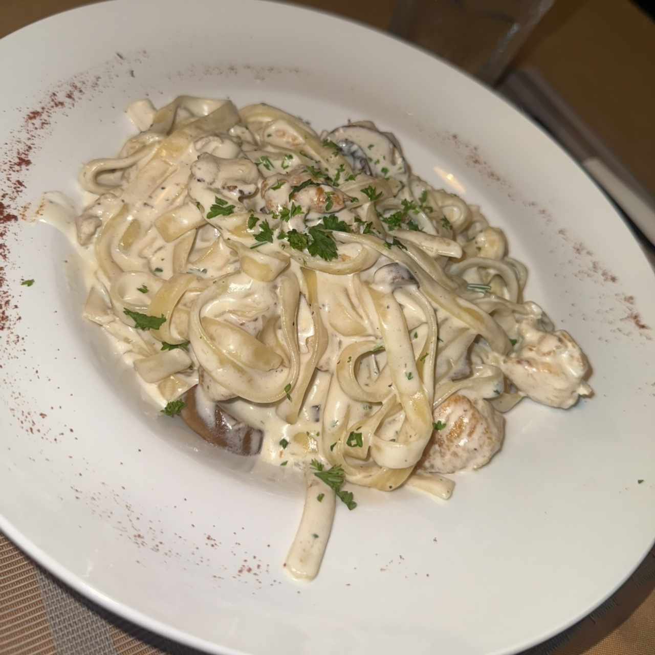 Fettuccine Alfredo con Pollo