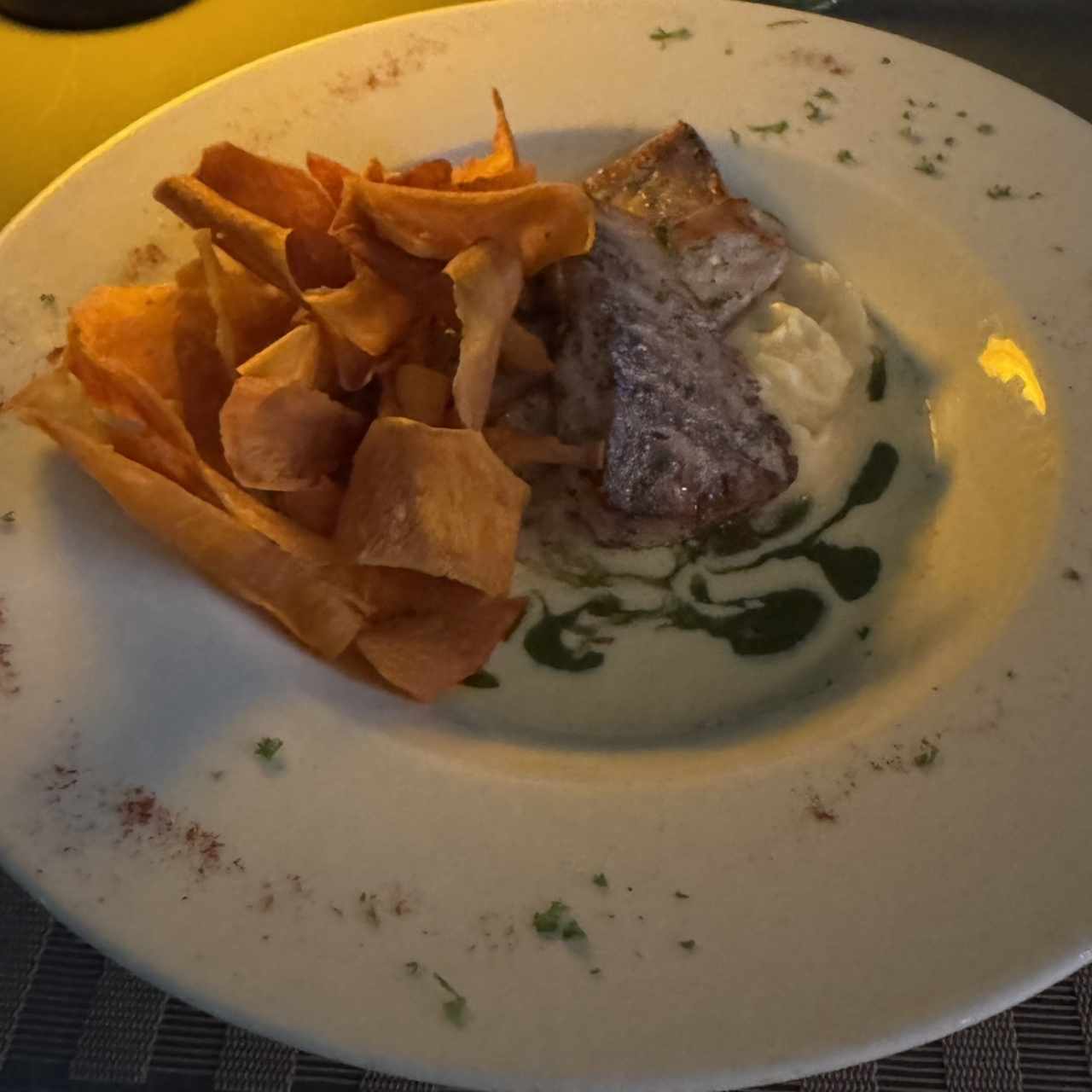 Filete de Pescado en Salsa de Coco y Mango