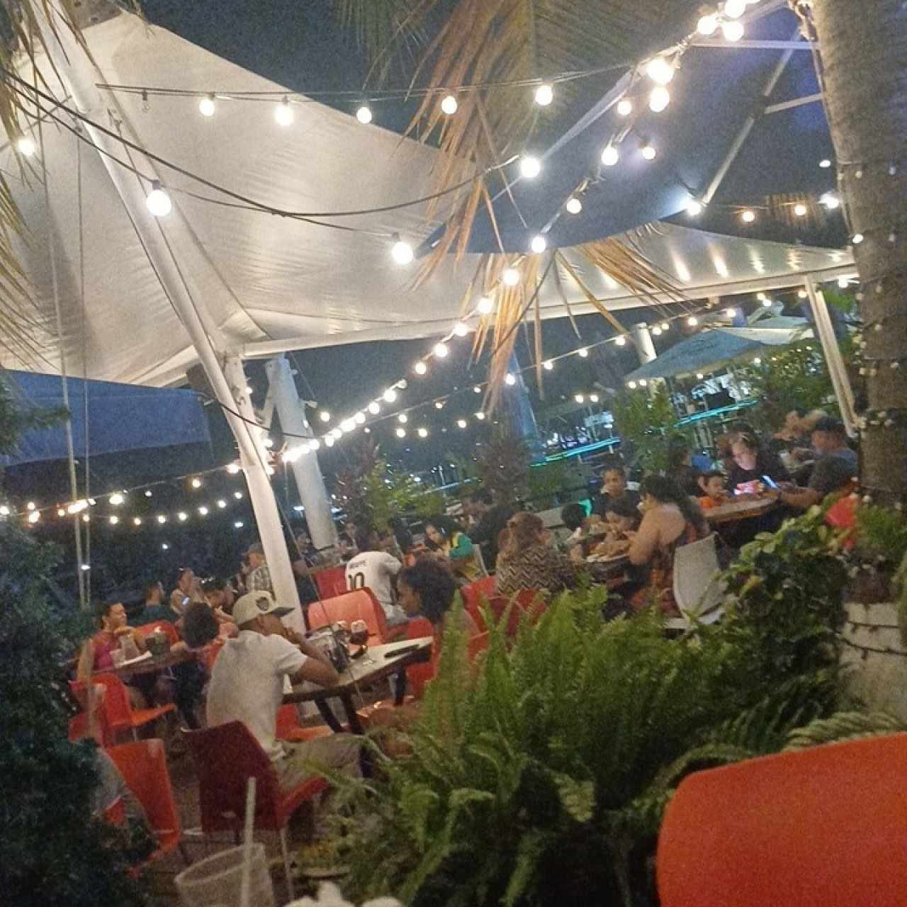 buen ambiente en la Fisheria 