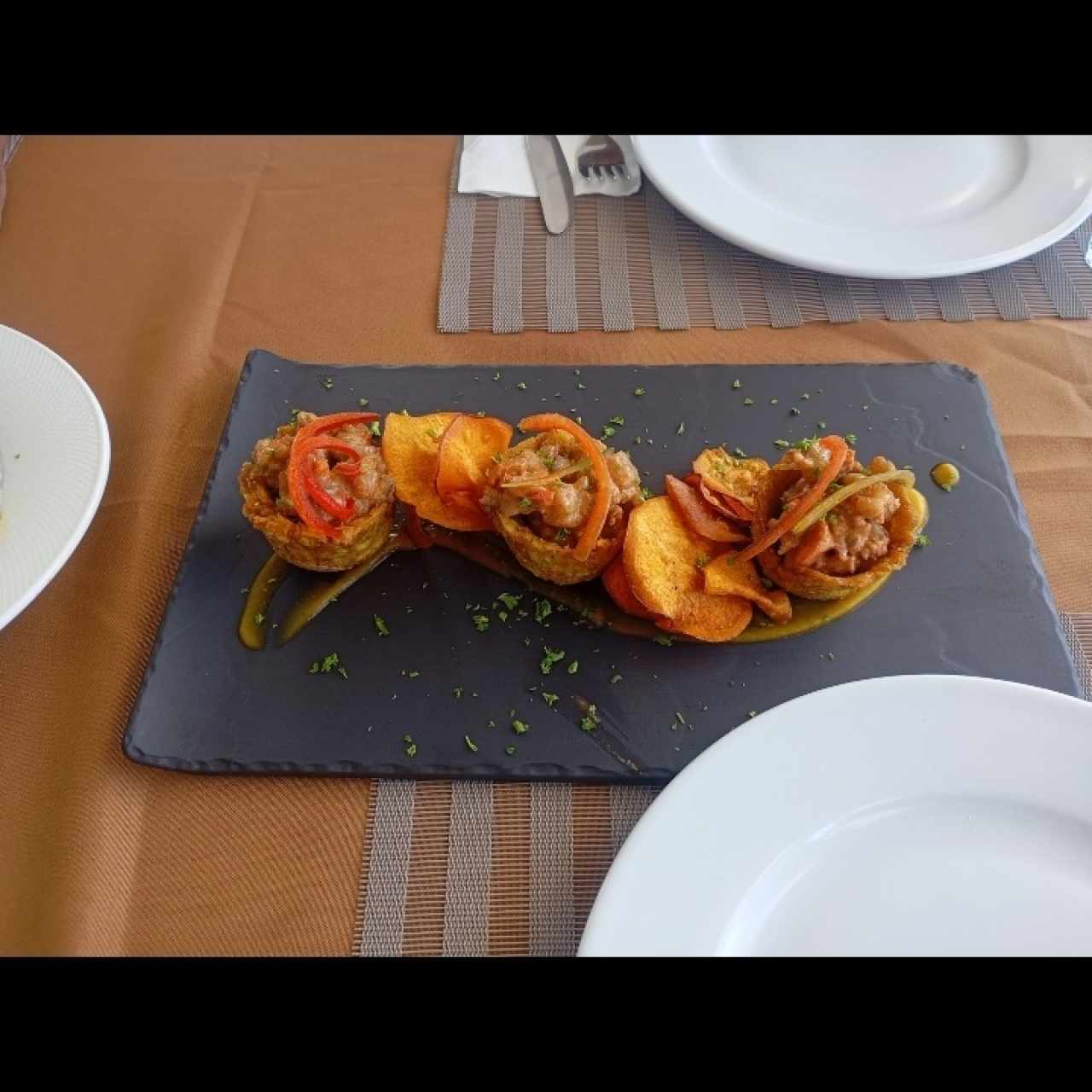 Canastitas de plátano con camarones