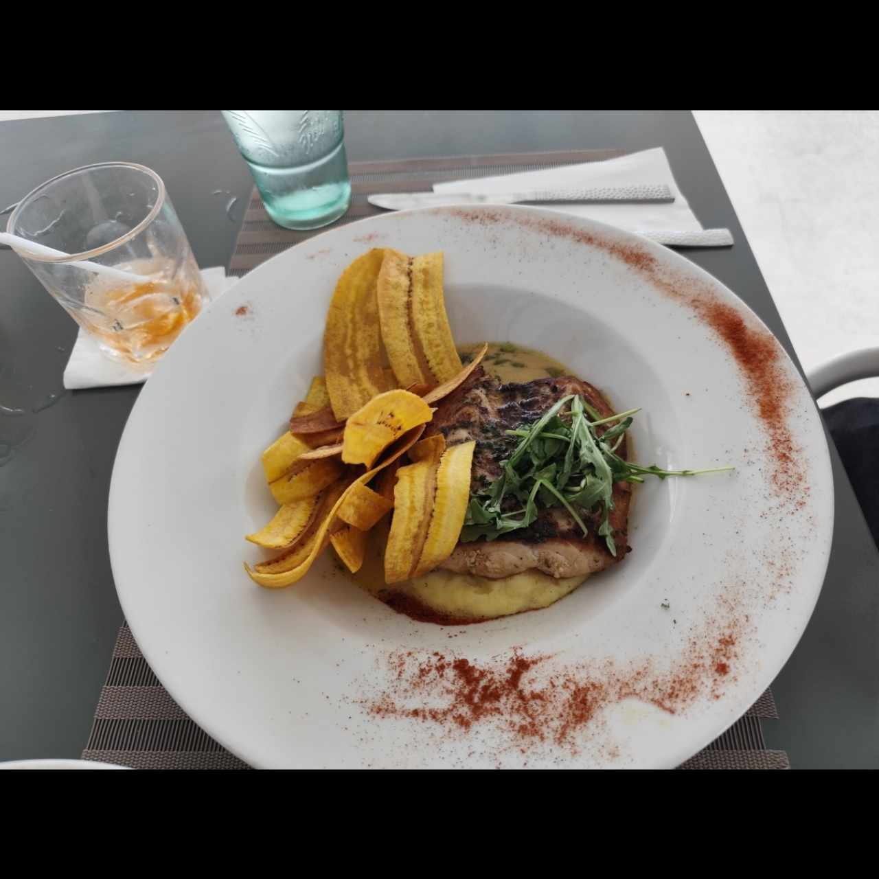 Filete de Pescado en salsa de coco y mango