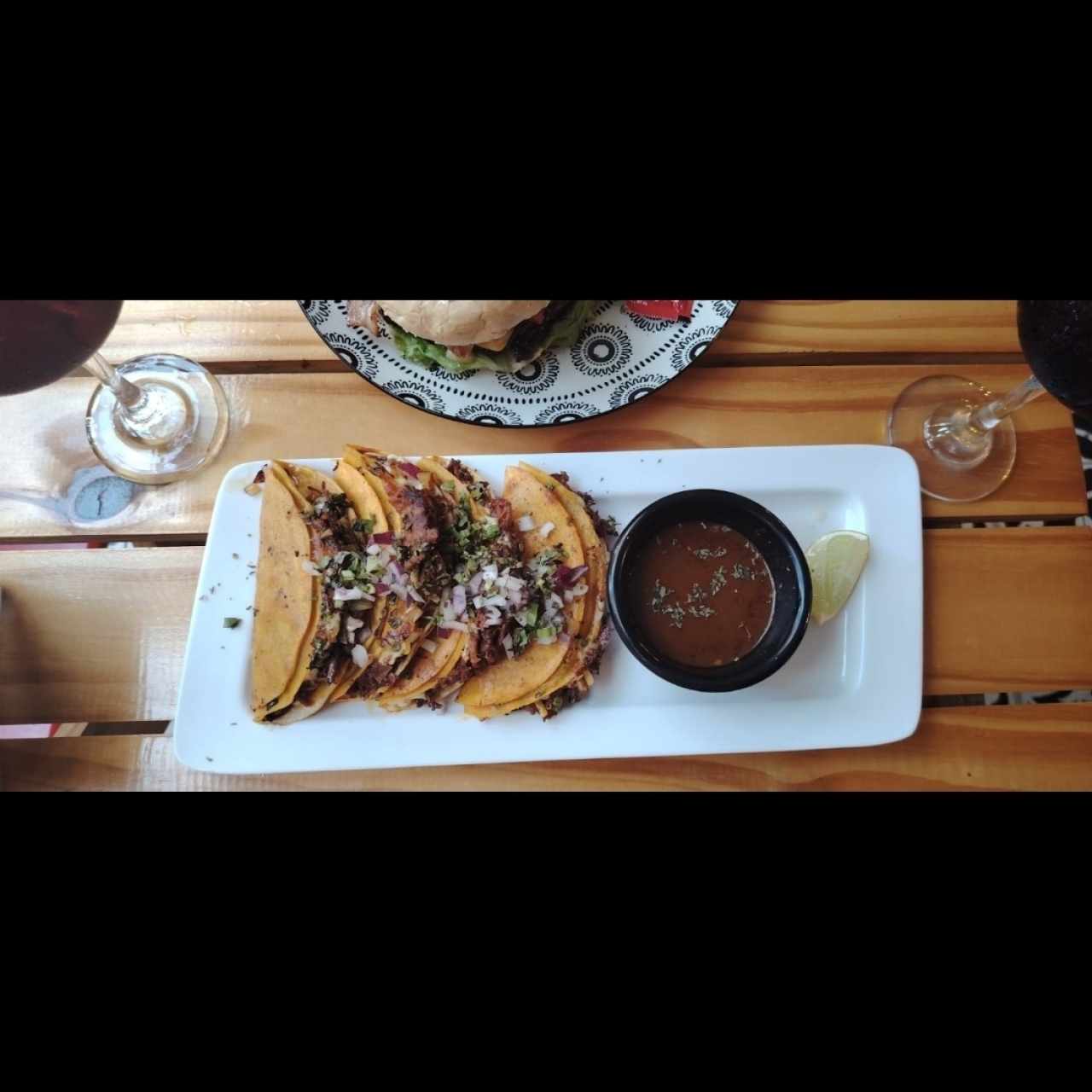 Quesatacos de Birria (Res)