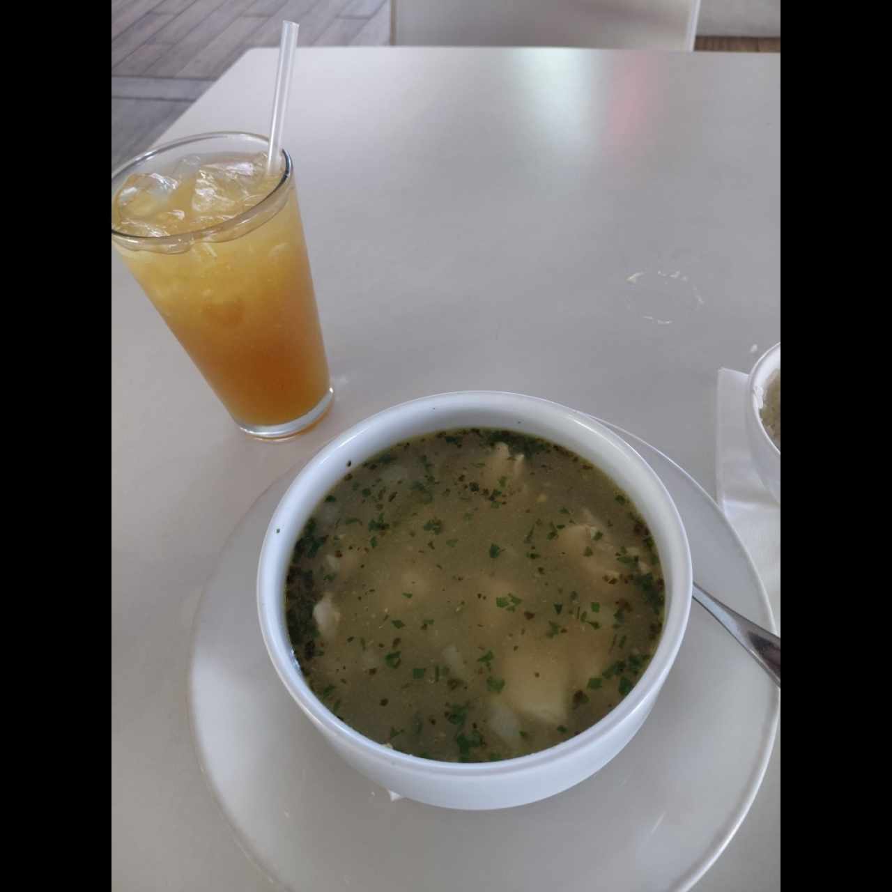 Sancocho Santeño y limonada con raspadura