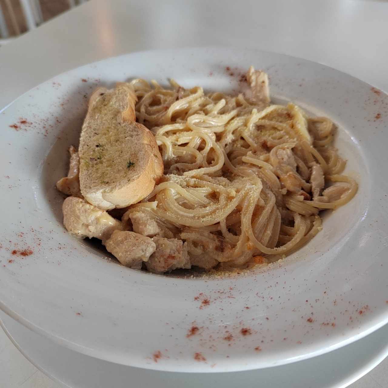 Pasta Alfredo con Pollo