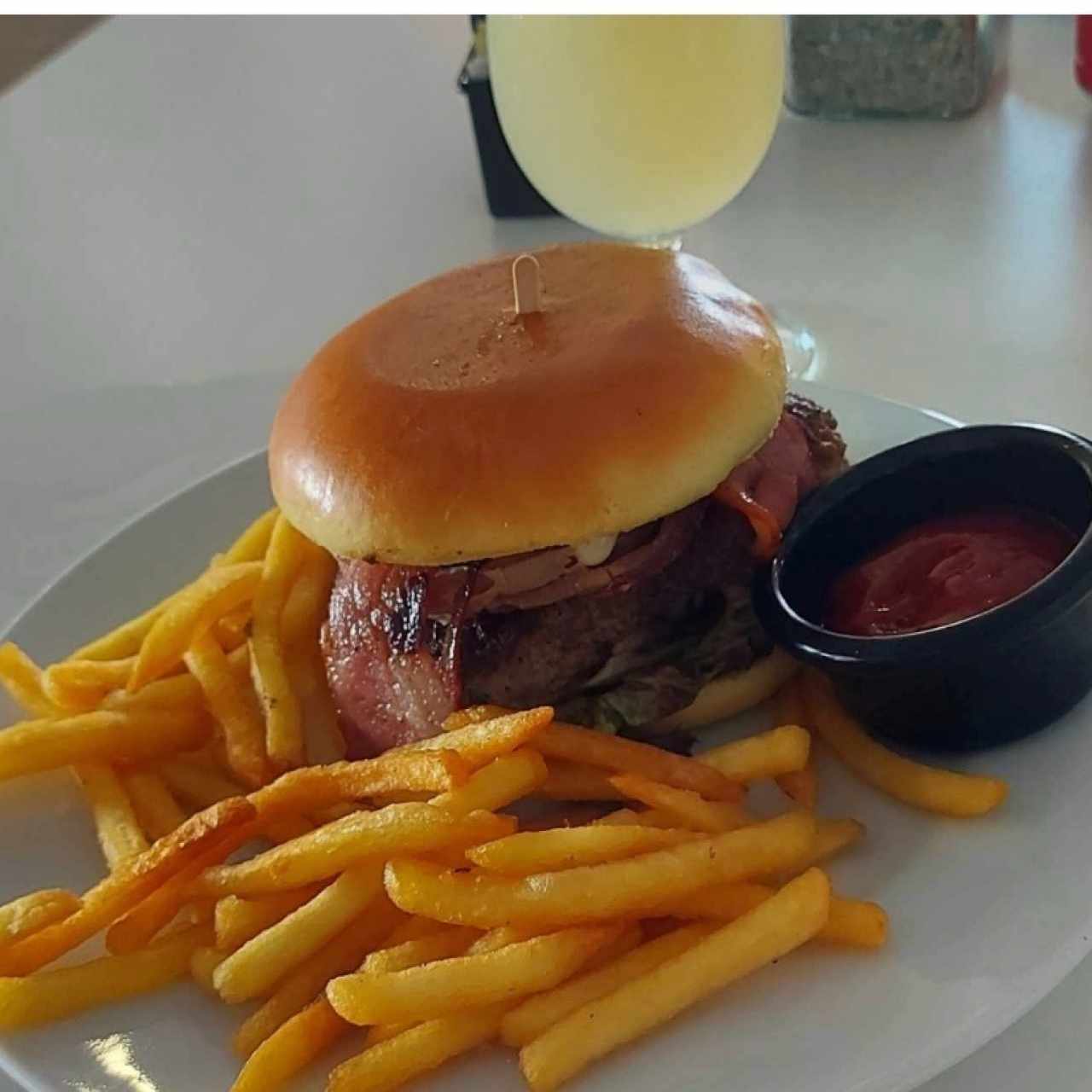 Menú LTO - Mika Burger Explosion