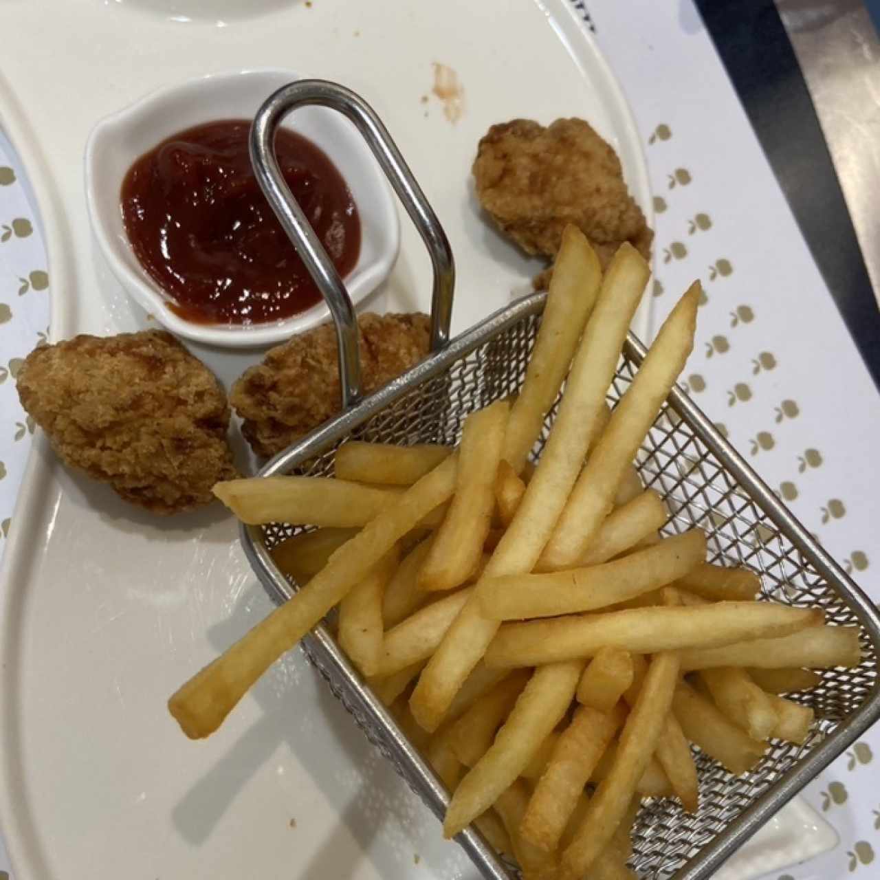 Nuggets con papitas