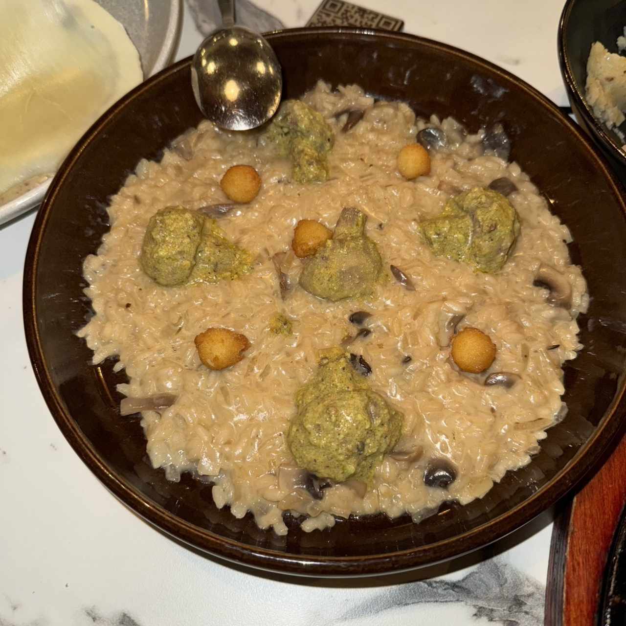 Risotto de Hongos y Trufas Crocantes