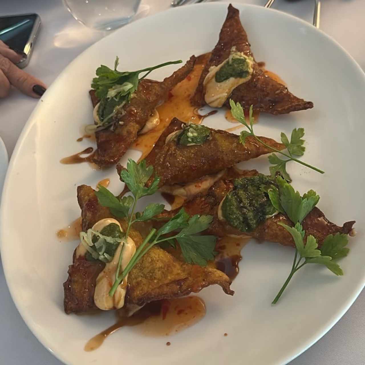 Empanaditas de wanton crujientes con chistorra
