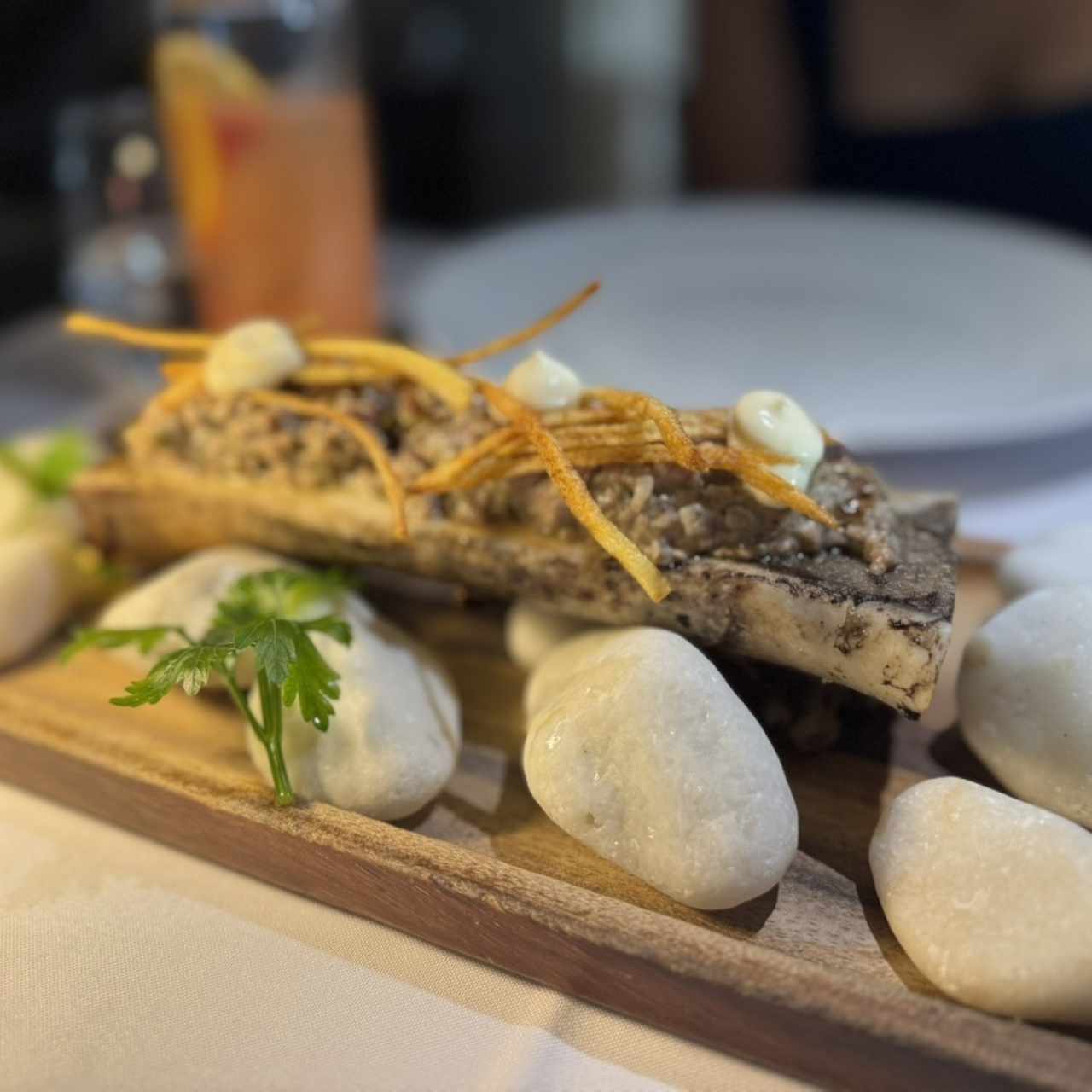 Steak tartar trufado con tuétano