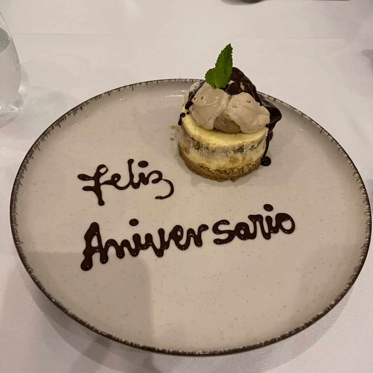 Gracias por el detalle Chef!!! Mi esposa y yo disfrutamos mucho. 
