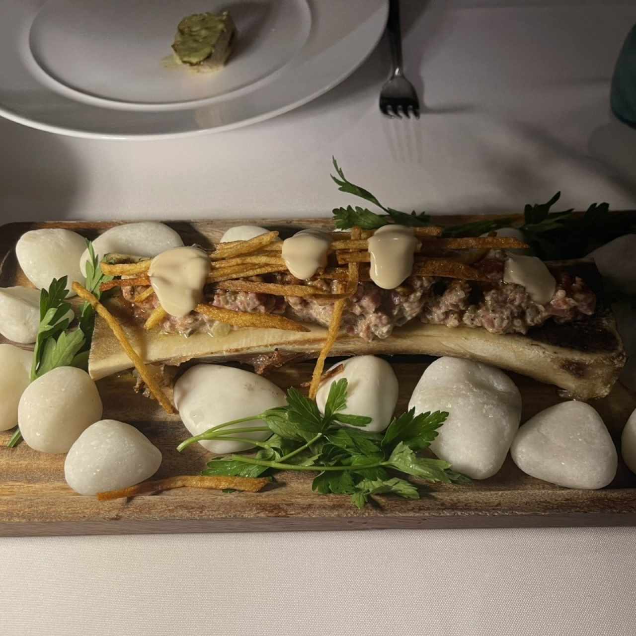 Steak tartar trufado con tuétano