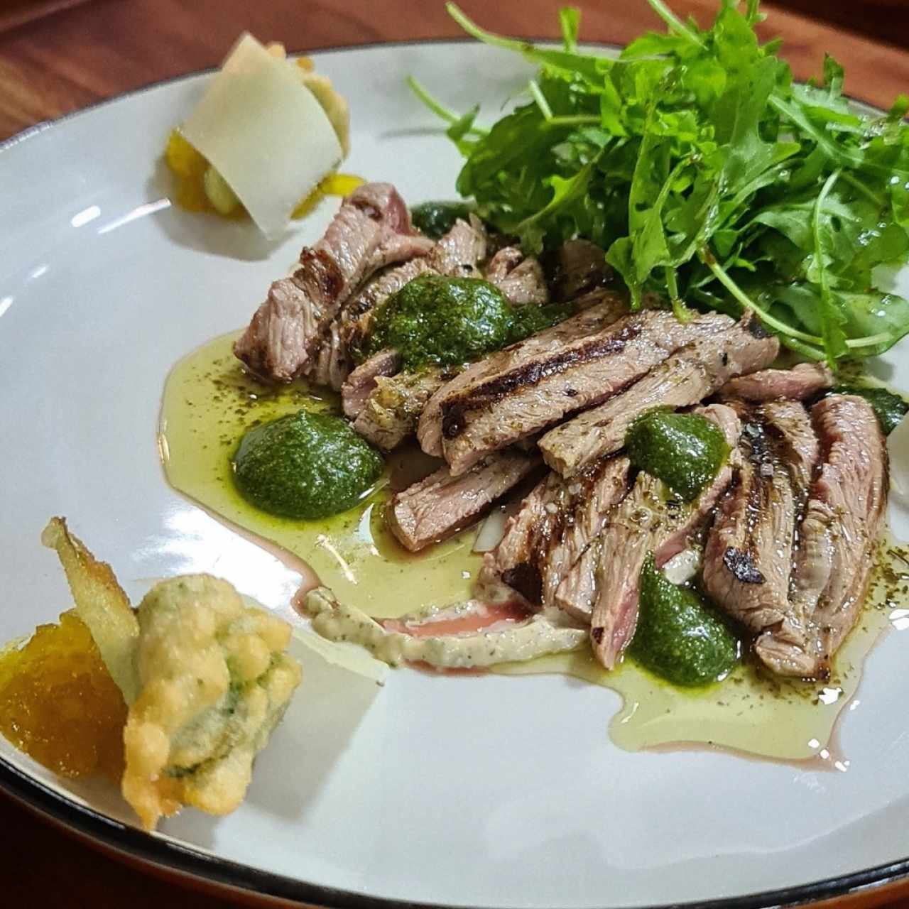 Tiraditos de ternera ahumados al carbón