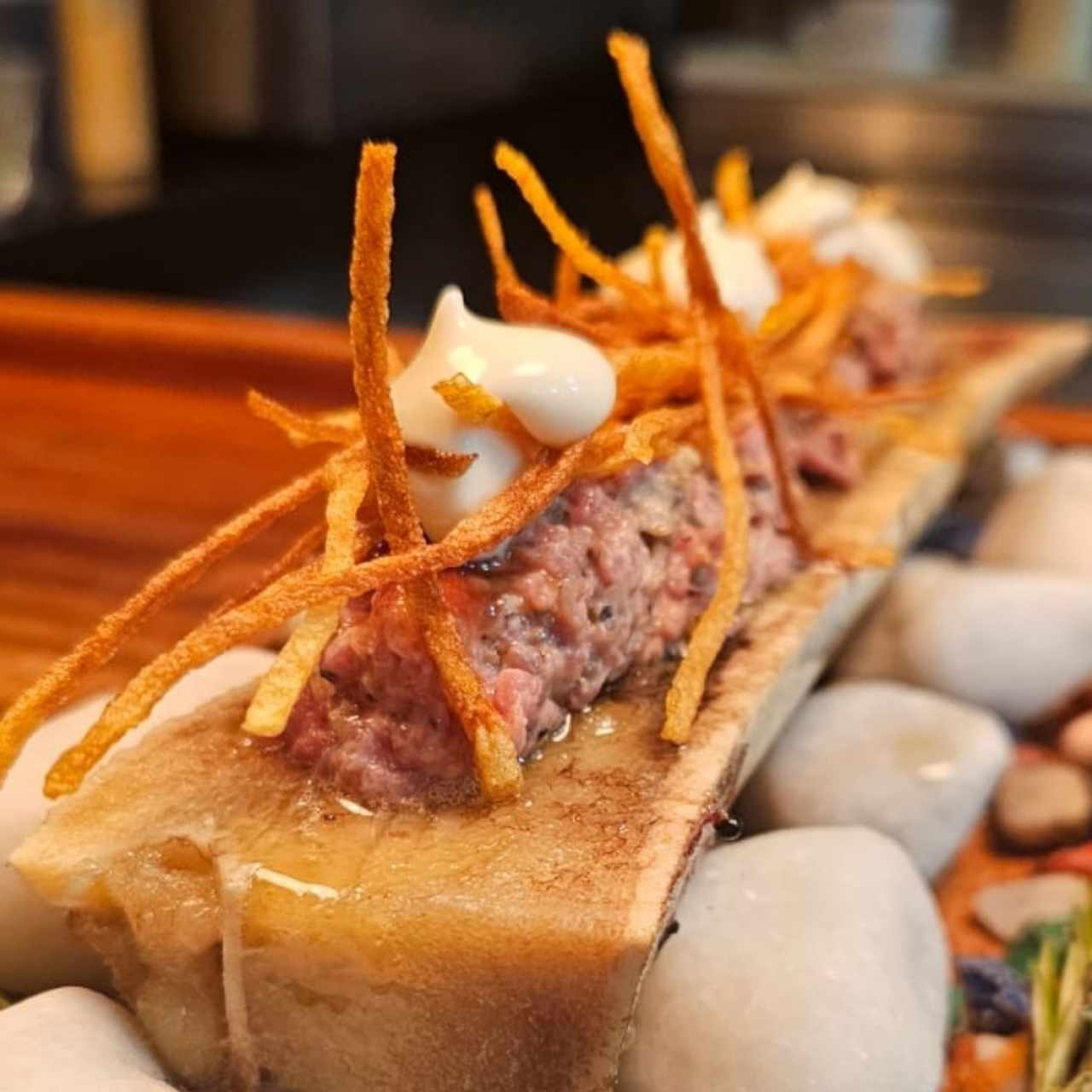 Steak tartar trufado con tuétano