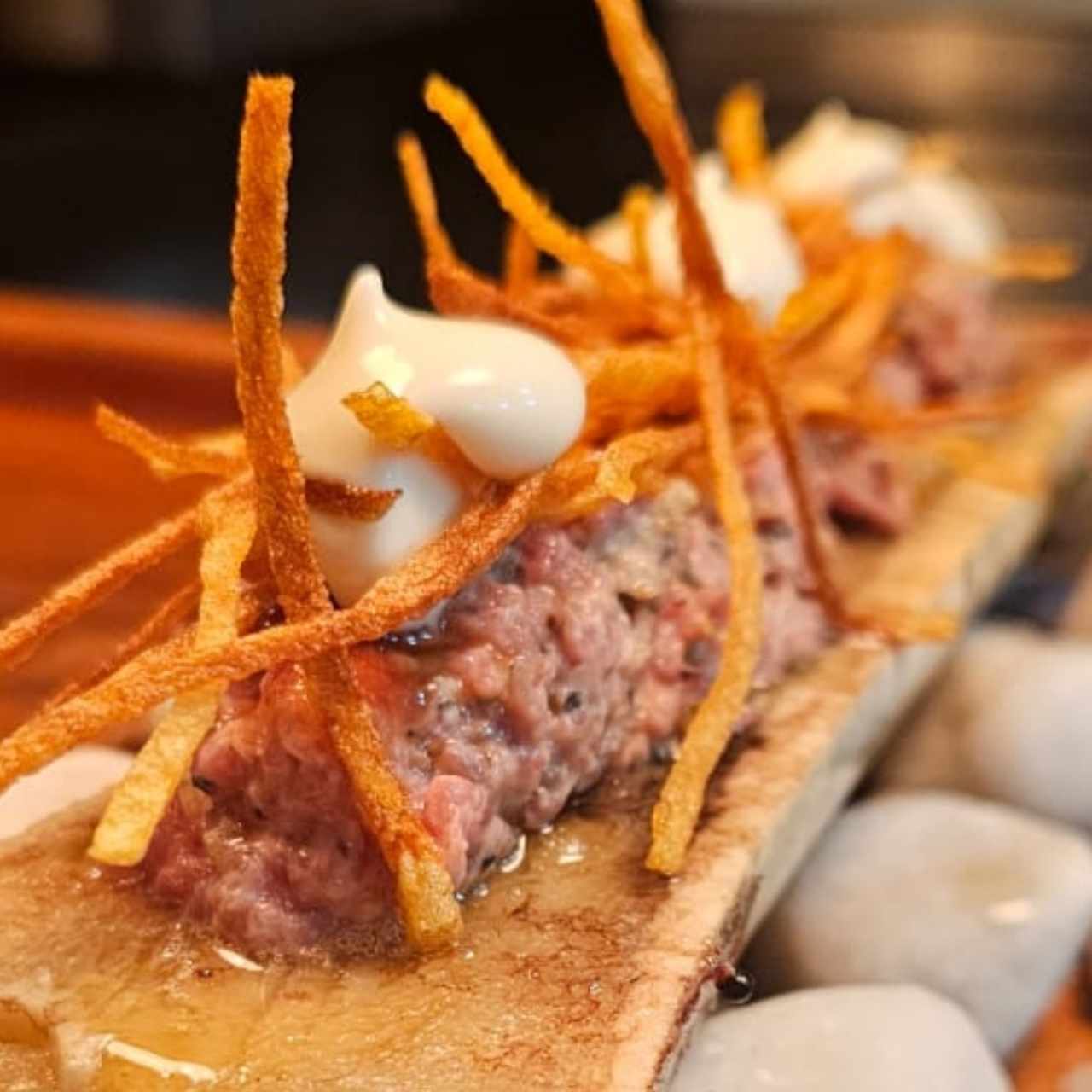 Steak tartar trufado con tuétano