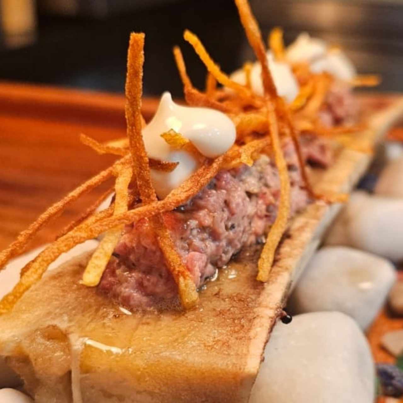 Steak tartar trufado con tuétano