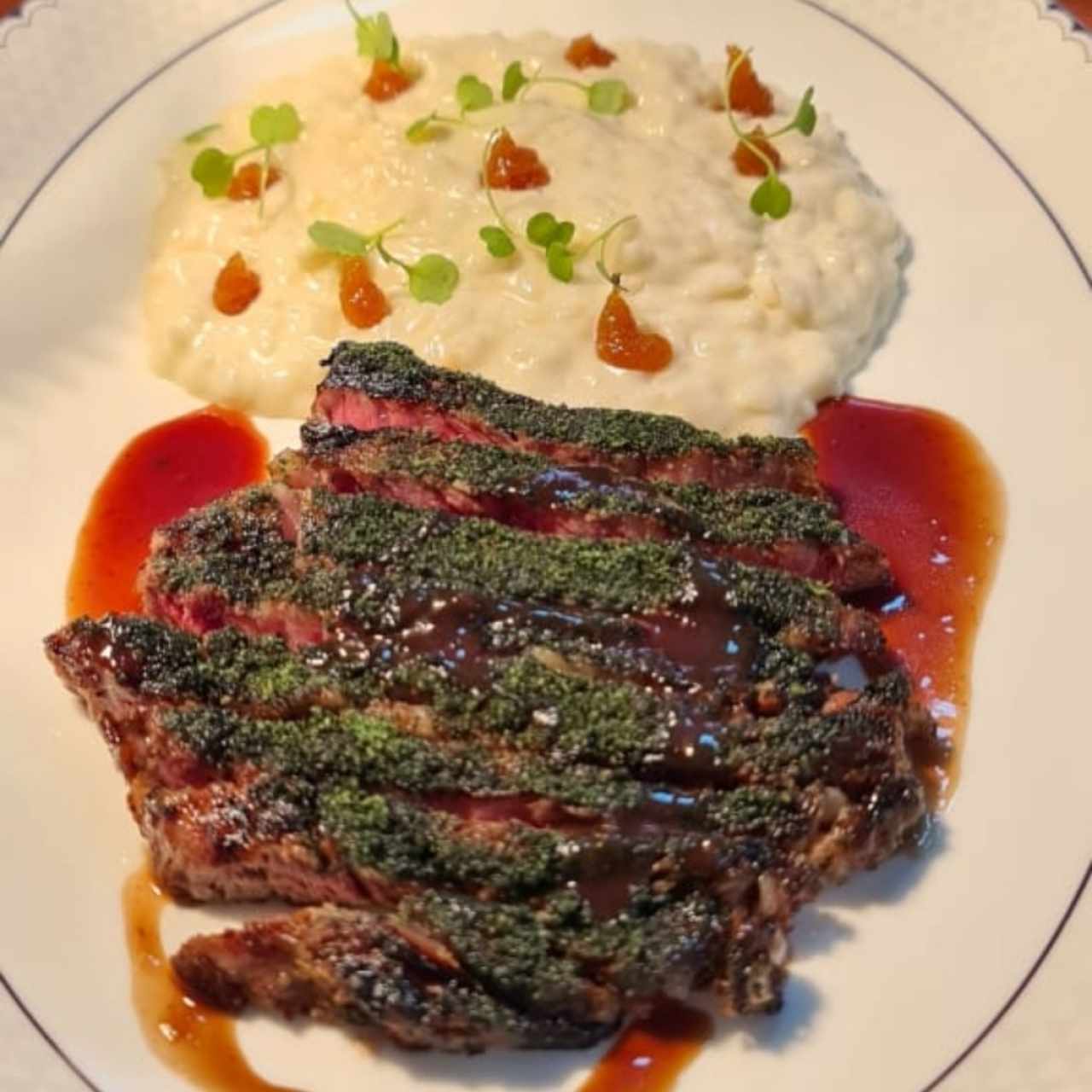 Arroz meloso de queso de cabra con rib eye