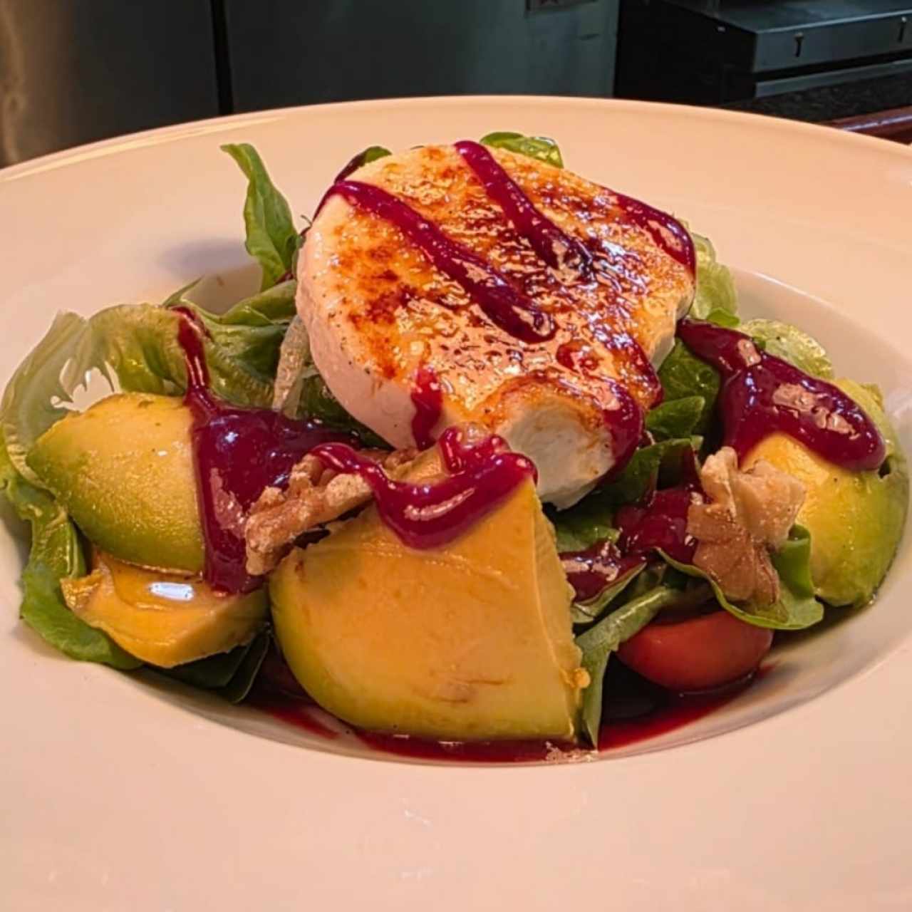 Ensalada con queso chevre