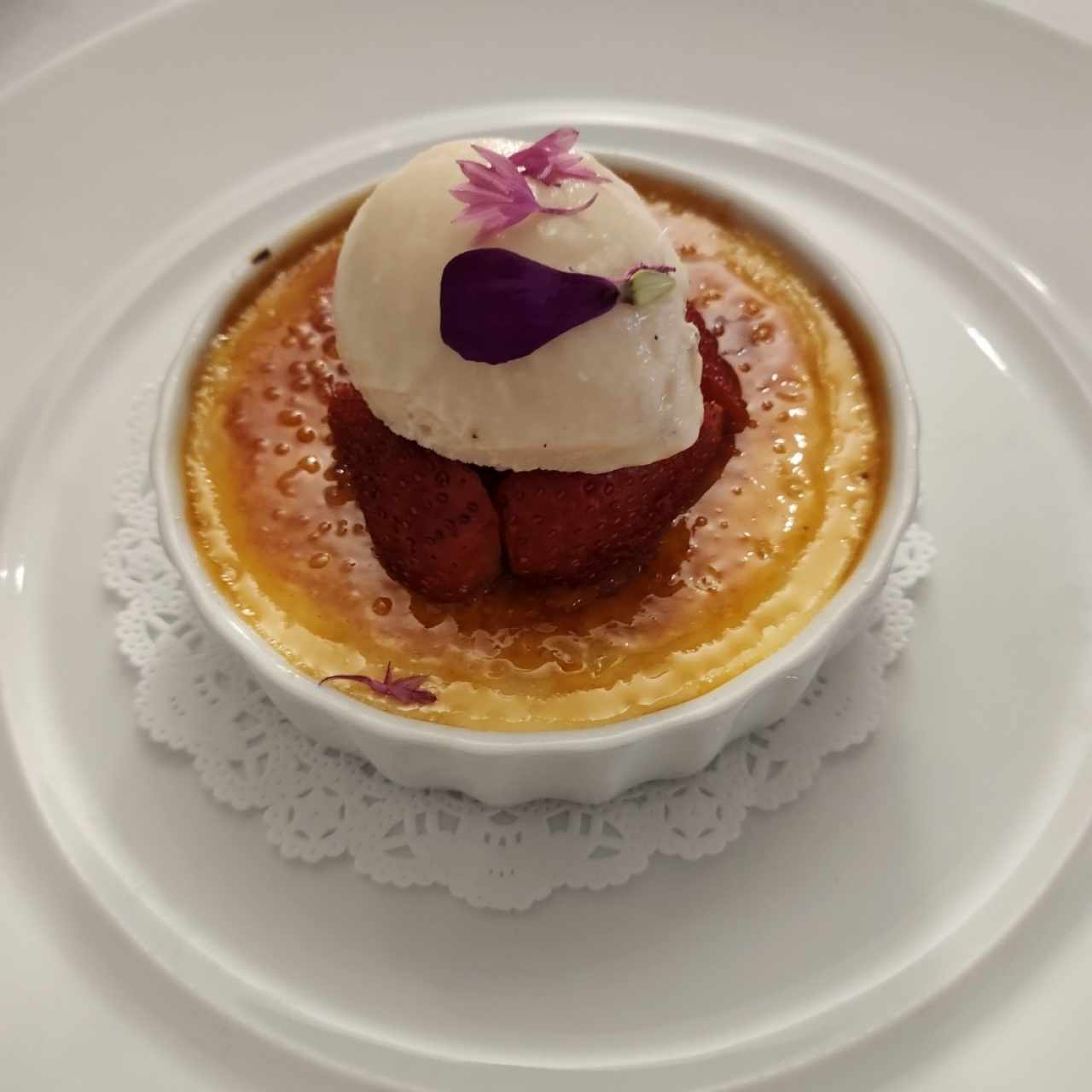 Crème Brûlée con Helado de Canela