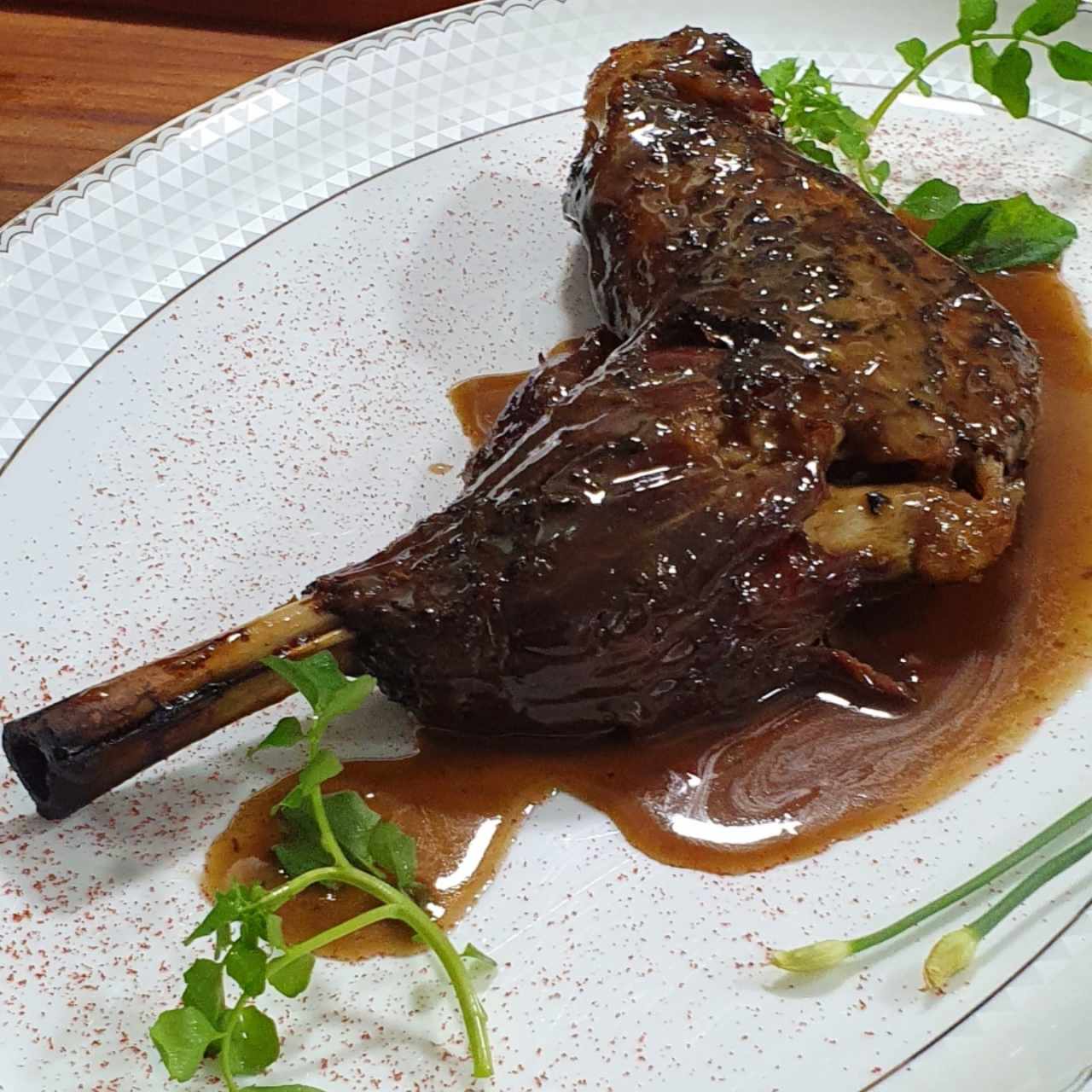 Paletilla de cordero a la brasa 