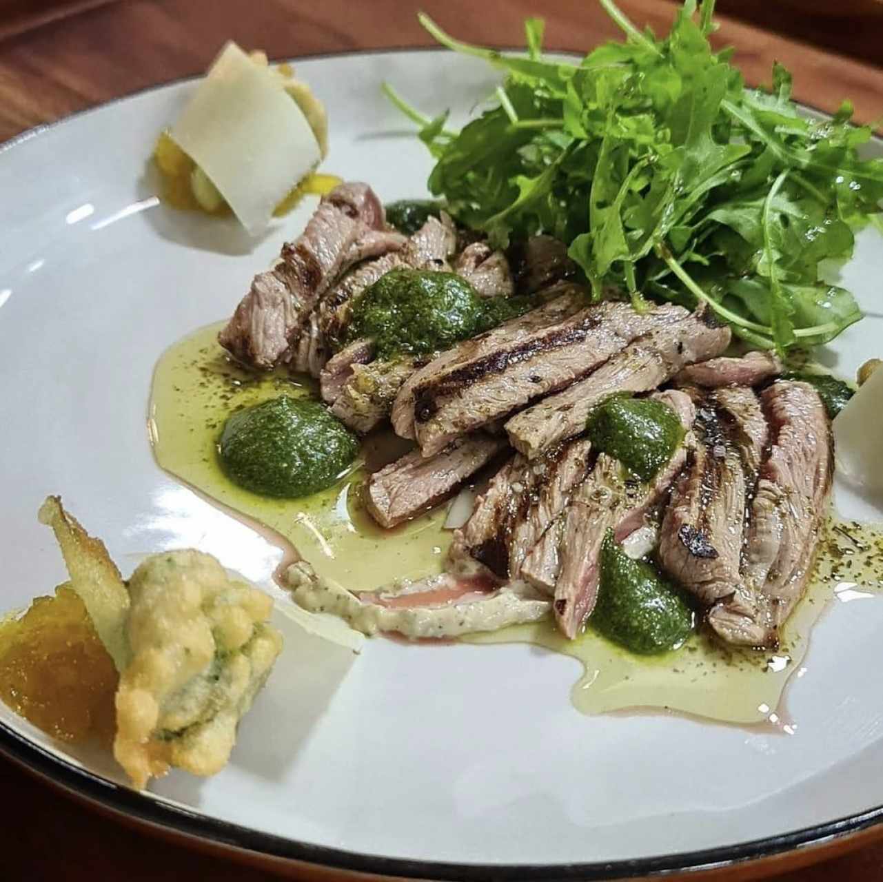 Tiraditos de ternera ahumados al carbón