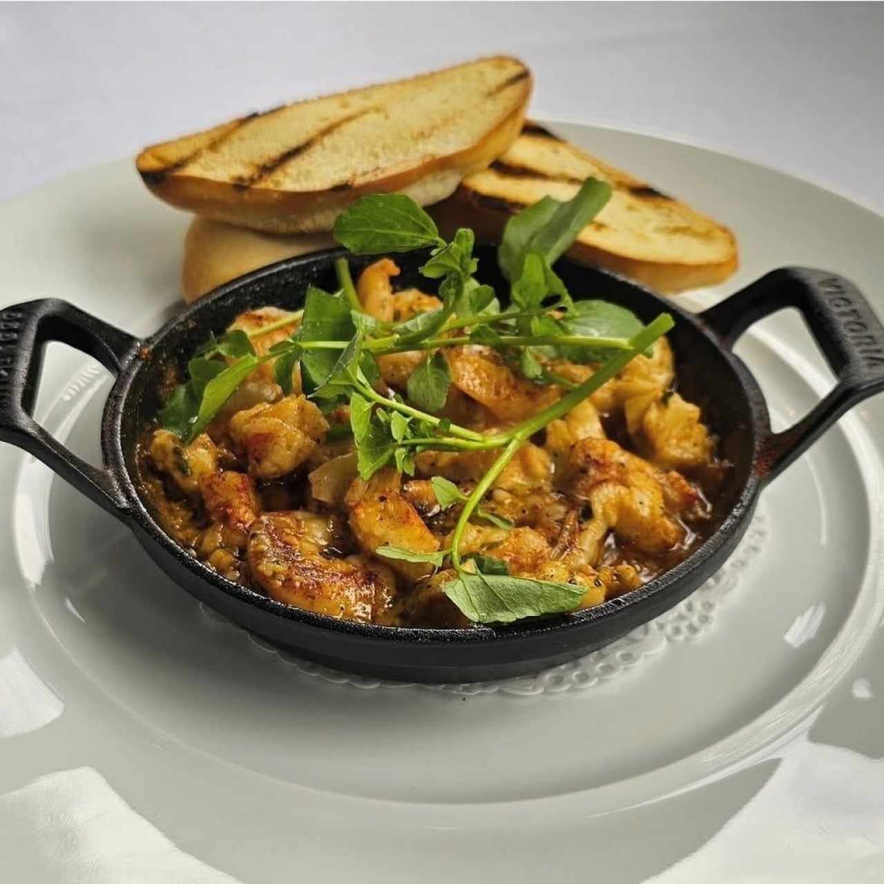 Camarones en cazuela al ajillo