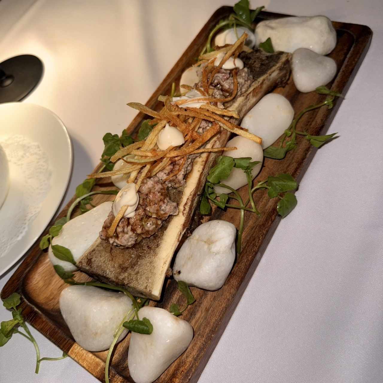 Steak tartar trufado con tuétano