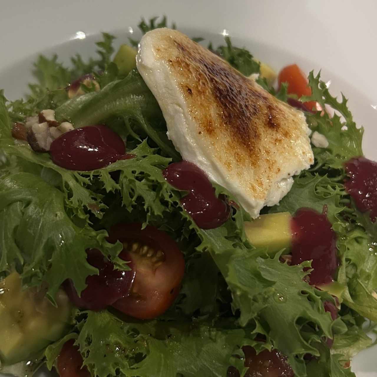 Ensalada con queso chevre