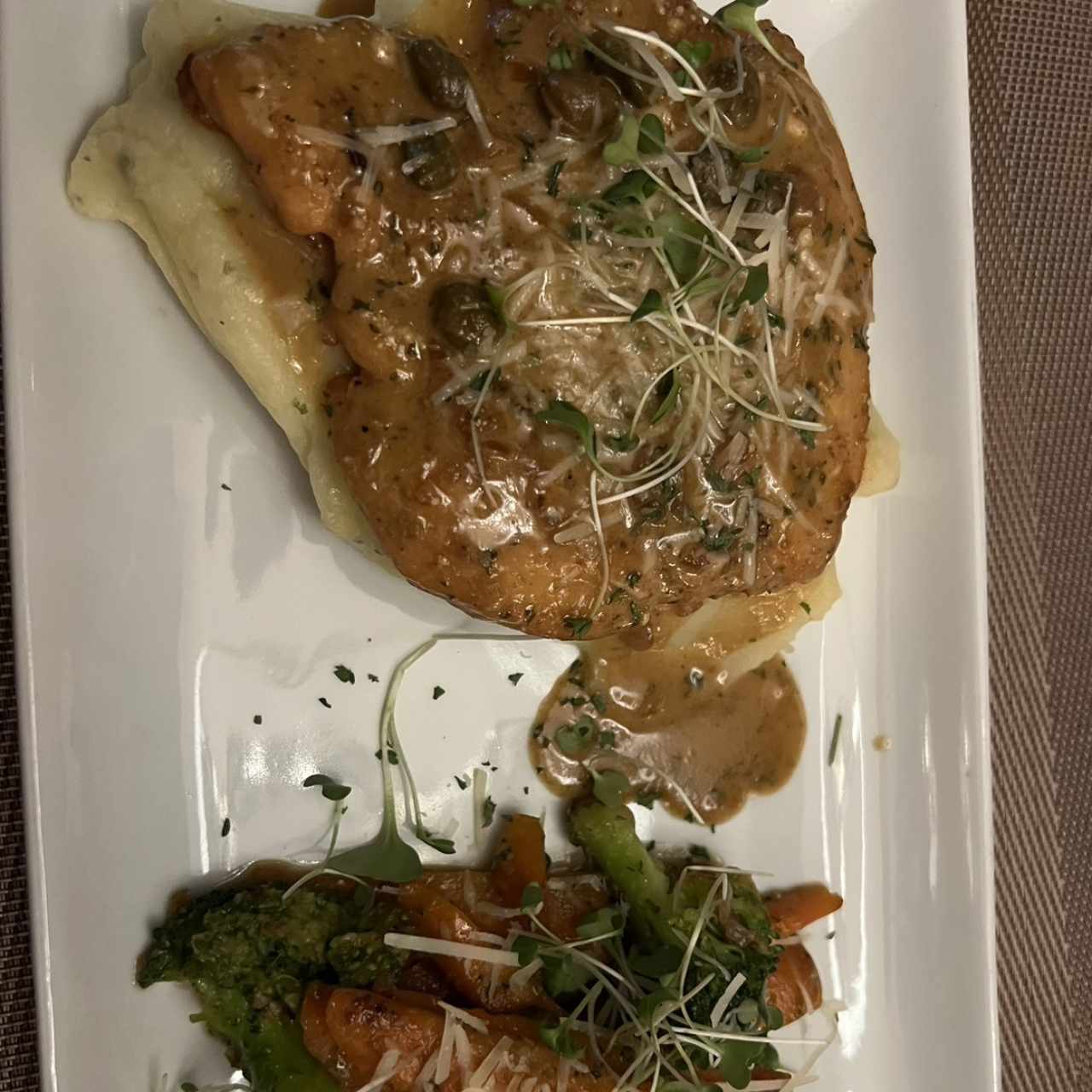 Pollo en salsa de la casa