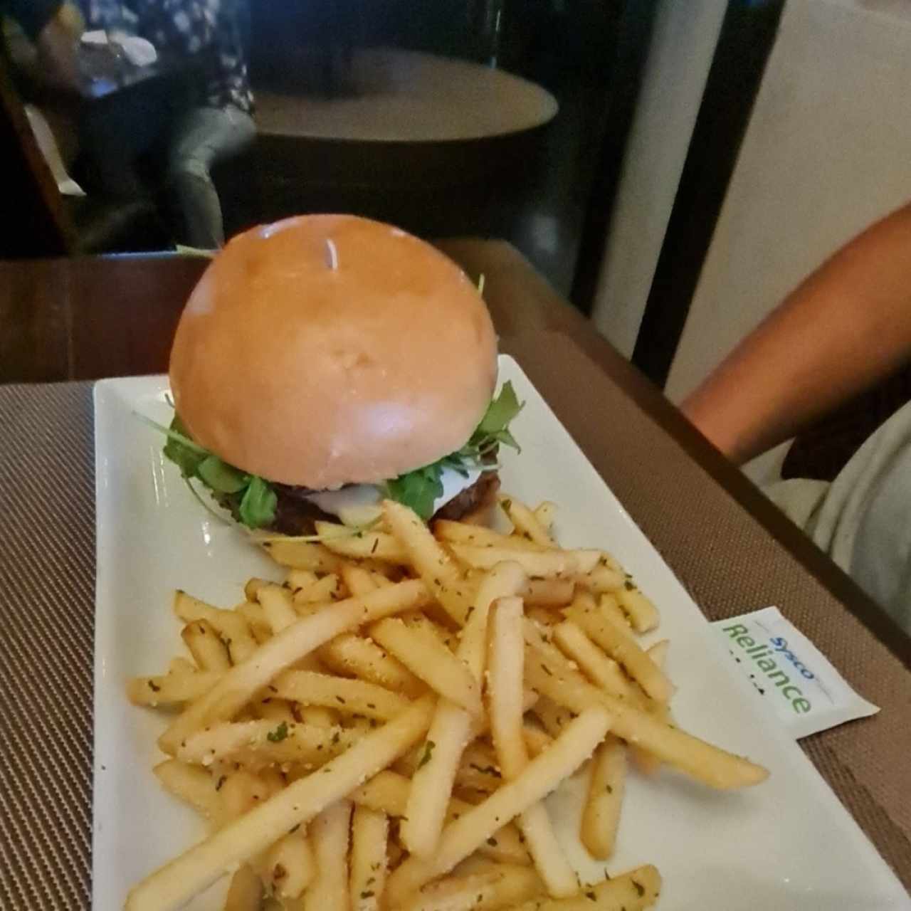 Platos Fuertes - Frank P. Burger