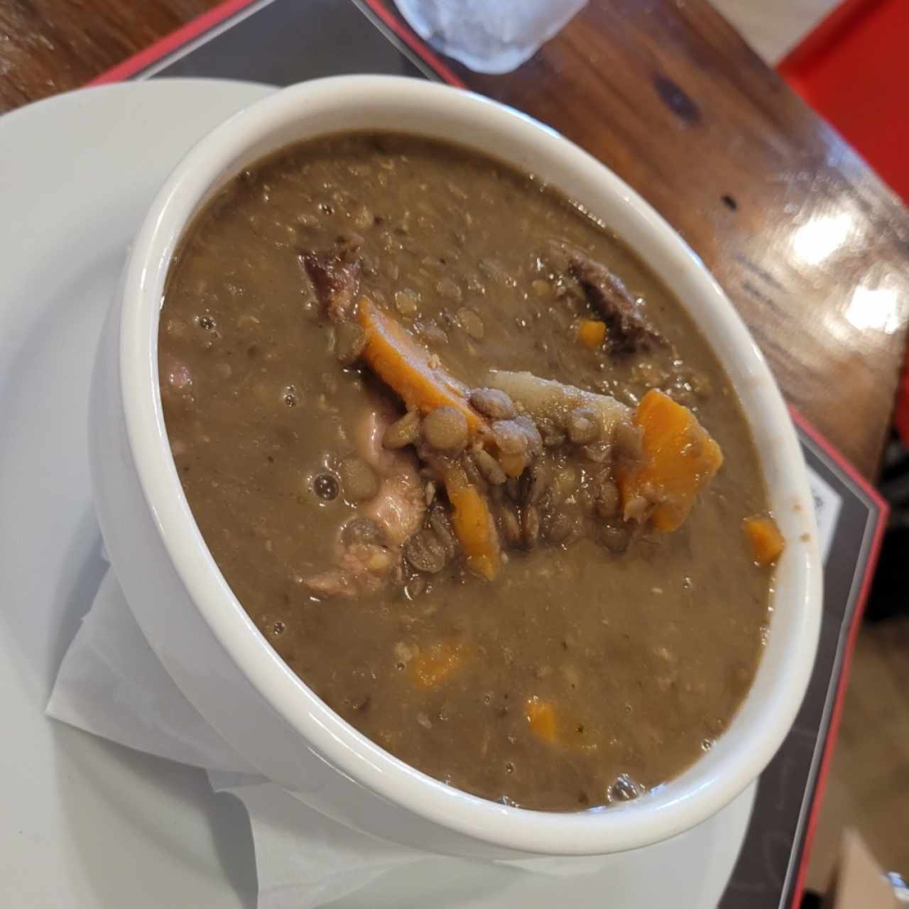 Sopa de Lentejas y Cerdo Ahumado