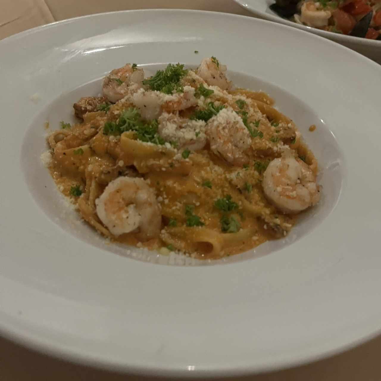 Vodka com camarones 
